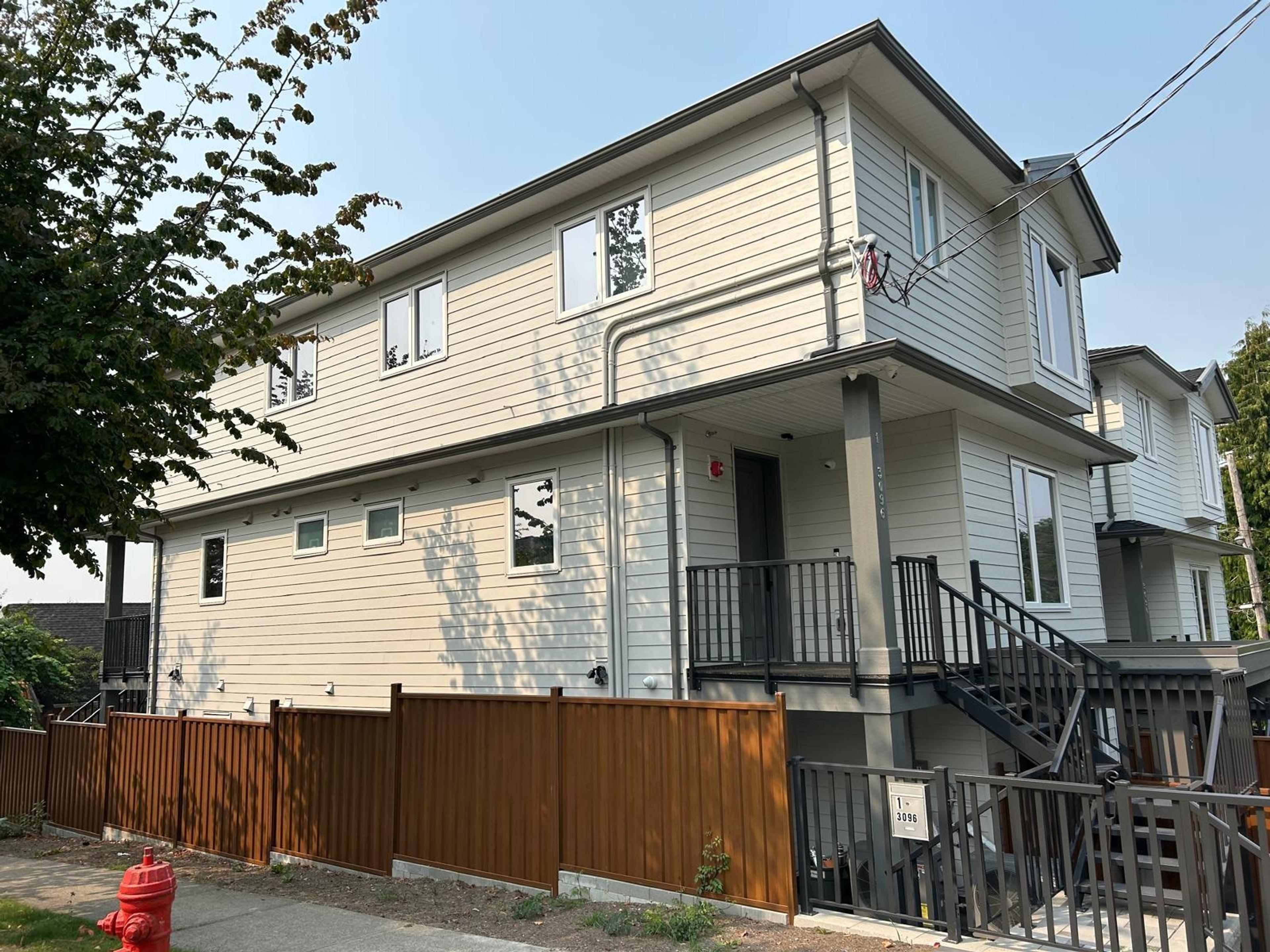 3096 Vanness Avenue, Vancouver - Exteriors - Photo 1