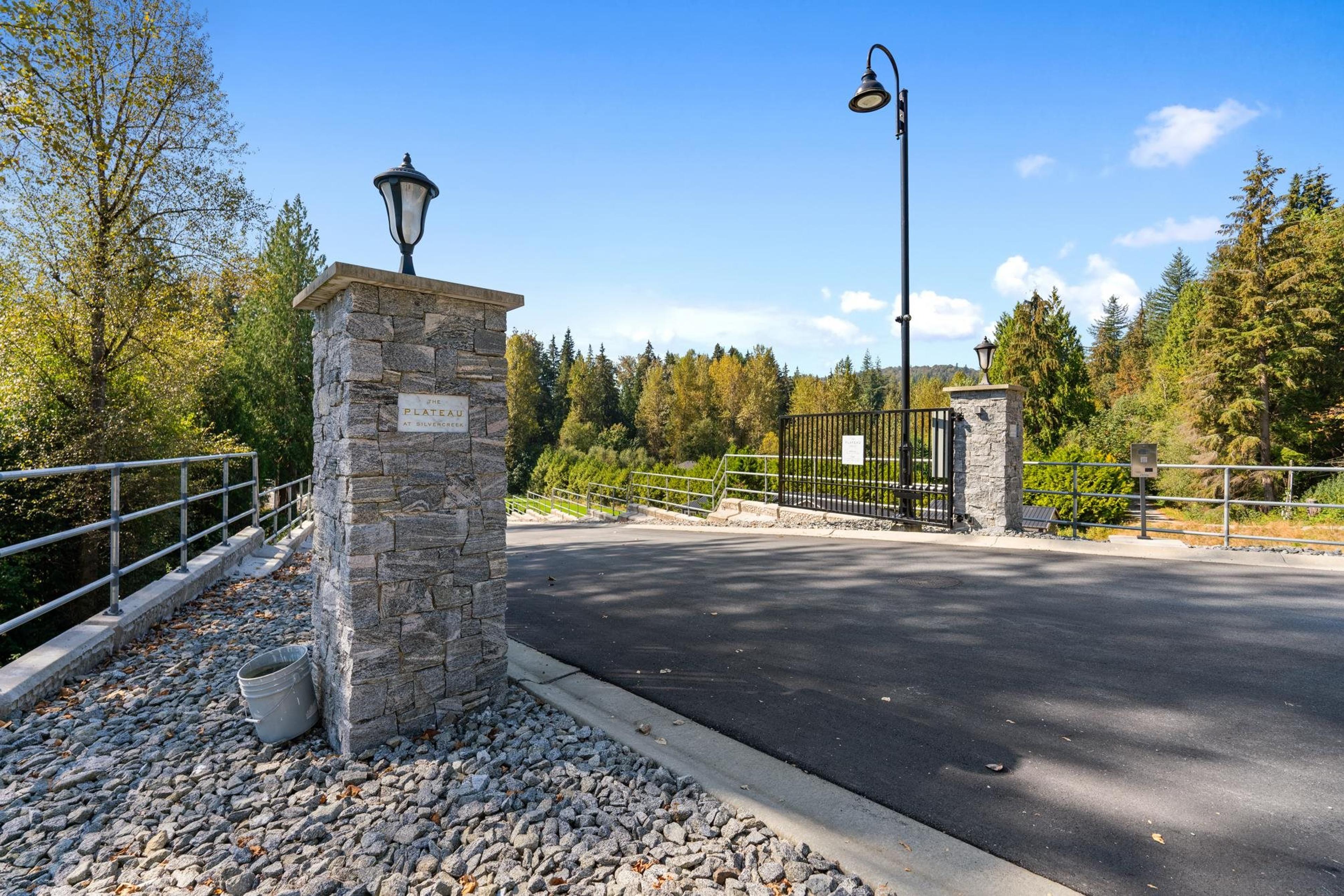 32275 Silver Creek Drive, Mission - Exteriors - Photo 3