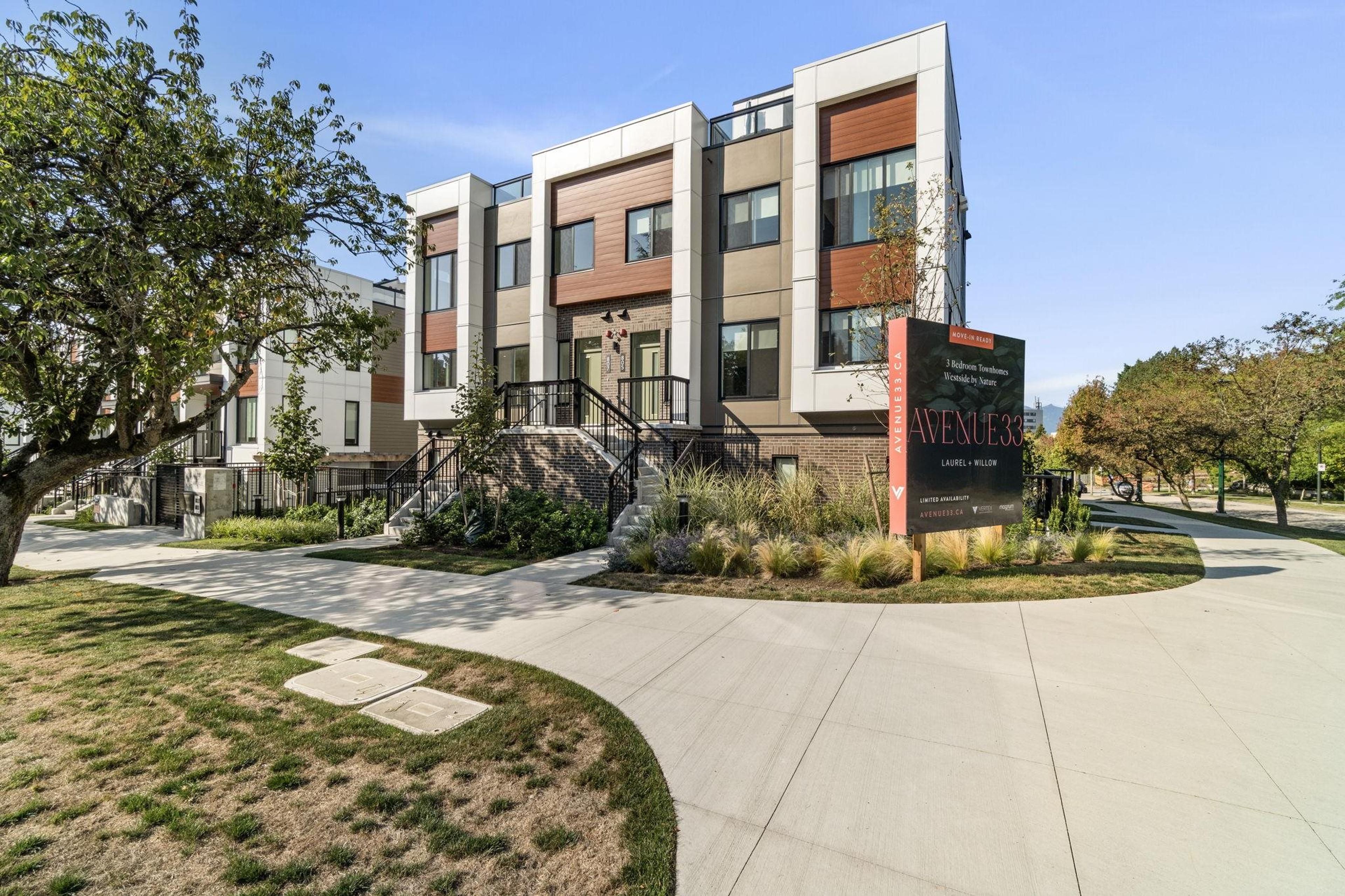 807 W 33rd Avenue, Vancouver - Exteriors - Full Complex View - Photo 4