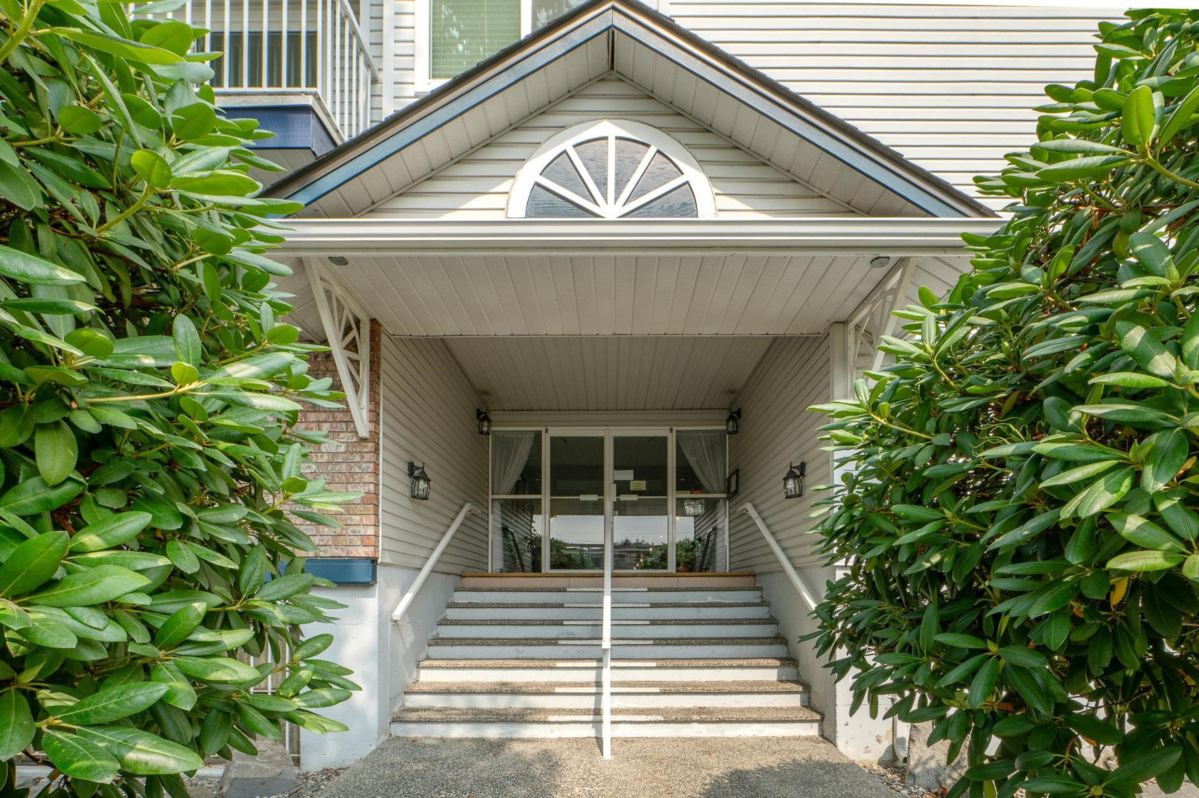 17695 58 Avenue, Surrey - Exteriors - Photo 6