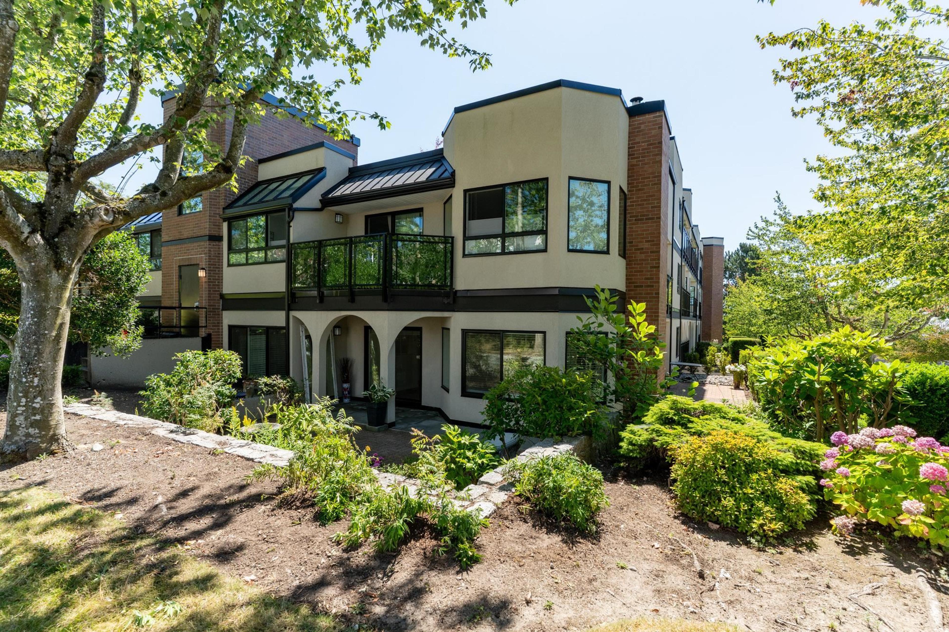 1280 Fir Street, Surrey - Exteriors - Photo 3