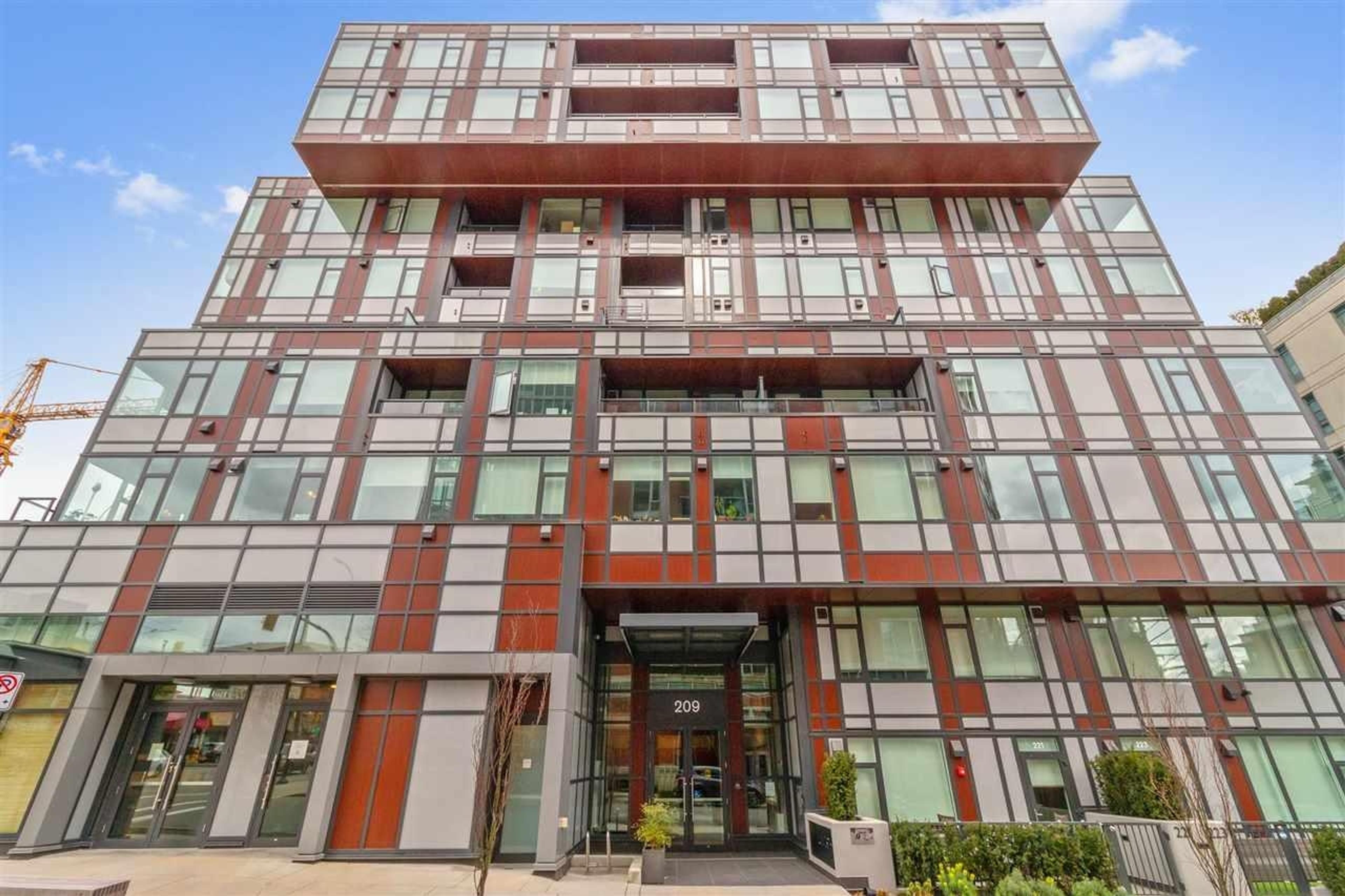 209 E 7th Avenue, Vancouver - Exteriors - Photo 1