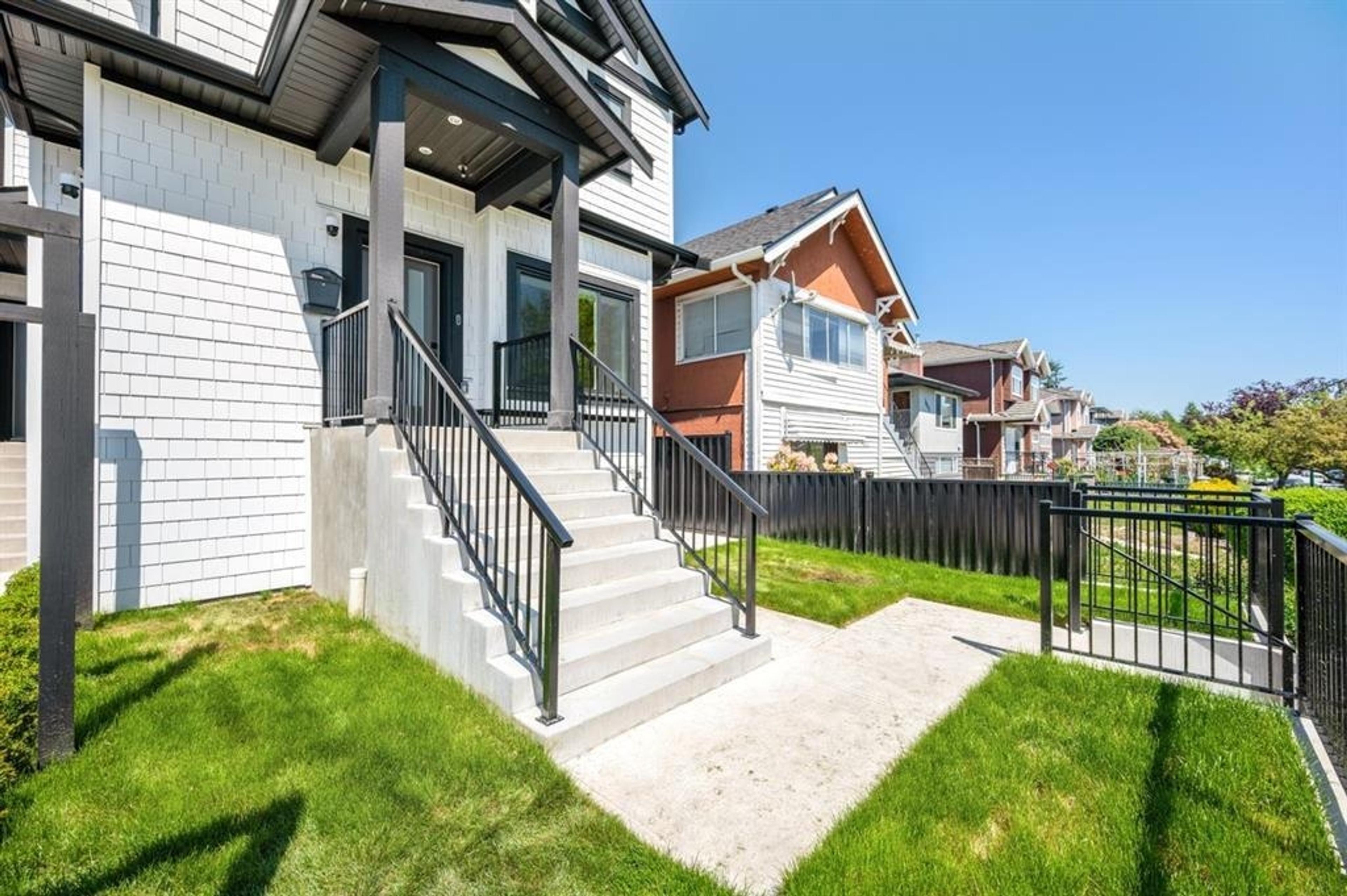 1319 E 62nd Avenue, Vancouver - Exteriors - Photo 1