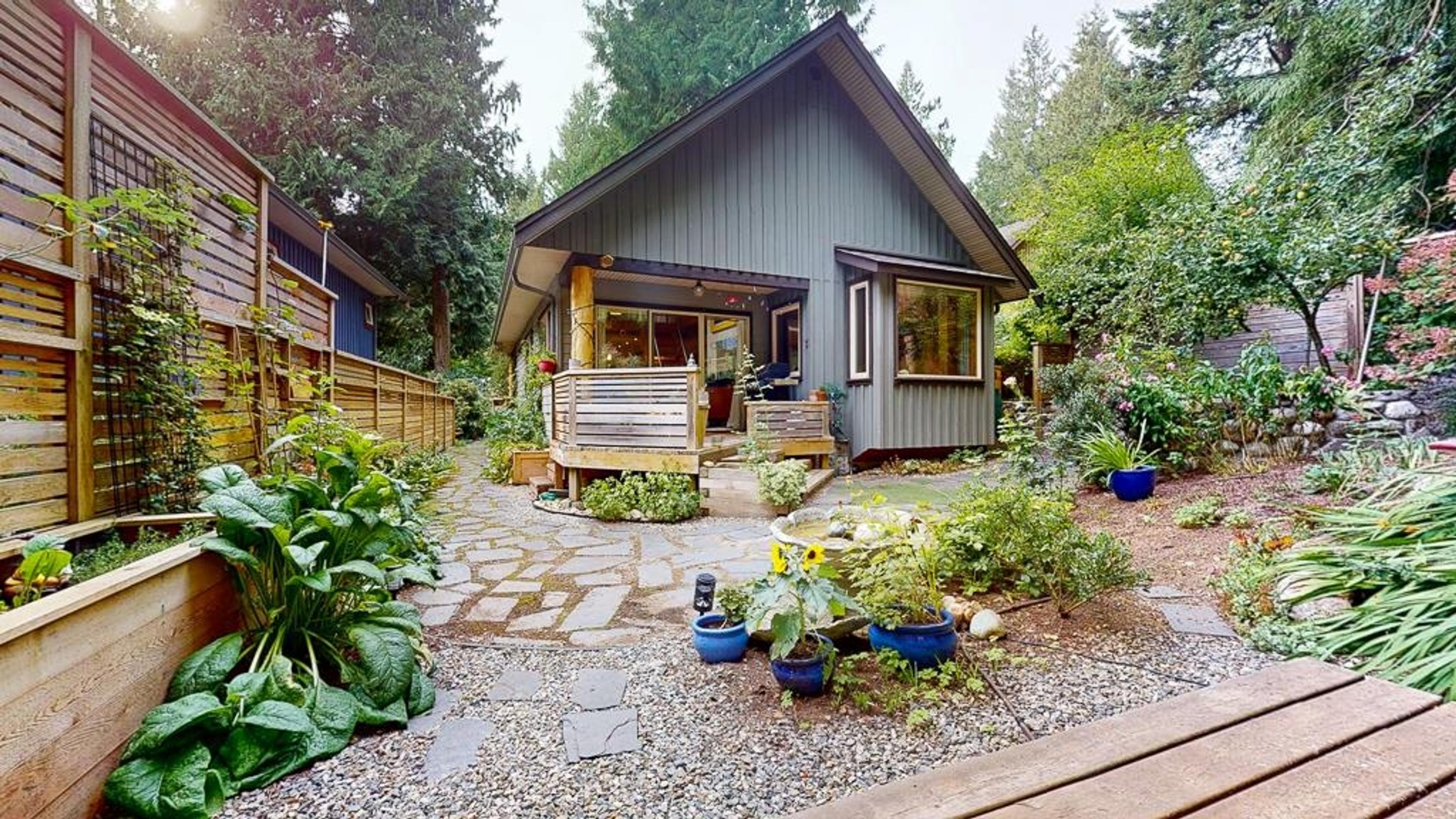 1131 Emery Road, Roberts Creek - Exteriors - Photo 2