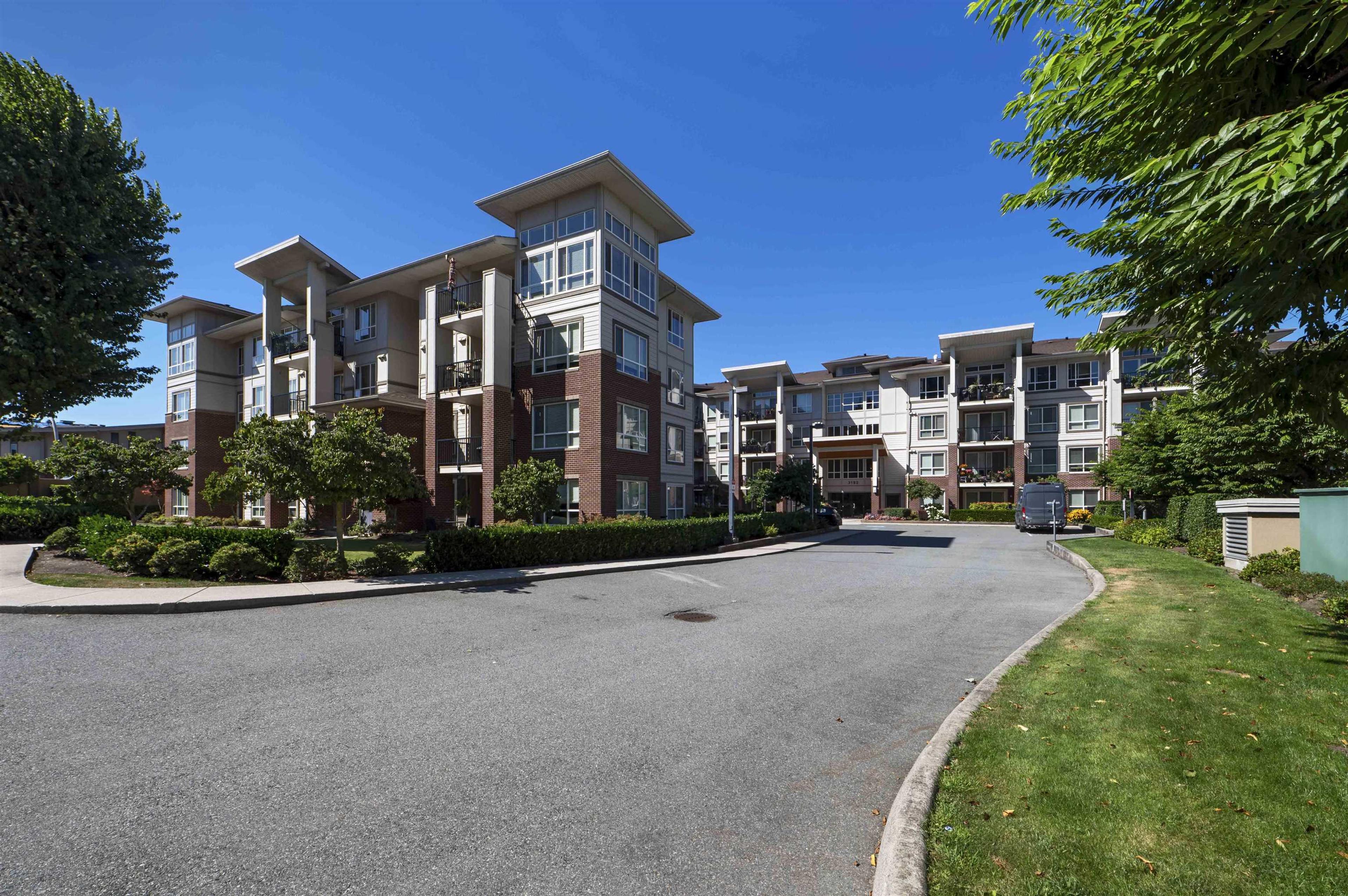 3192 Gladwin Road Road, Abbotsford - Exteriors - Full Complex View - Photo 2