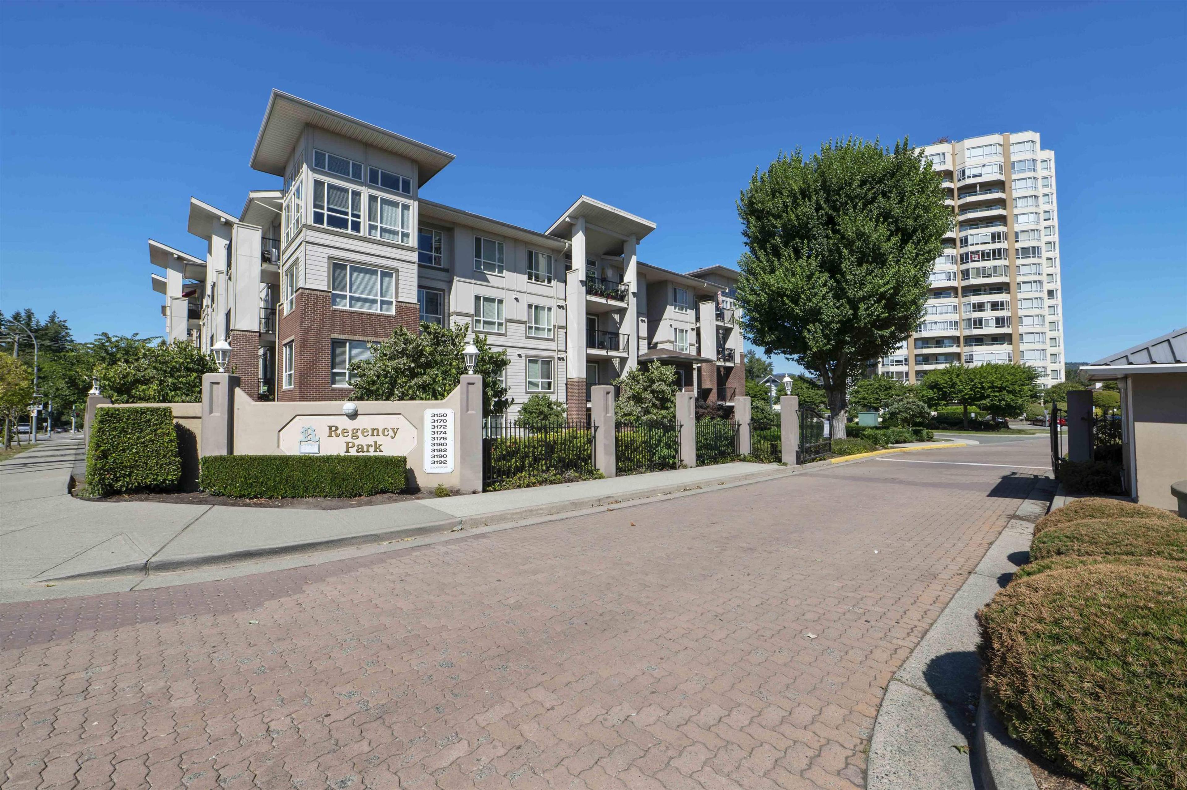 3192 Gladwin Road Road, Abbotsford - Exteriors - Full Complex View - Photo 5