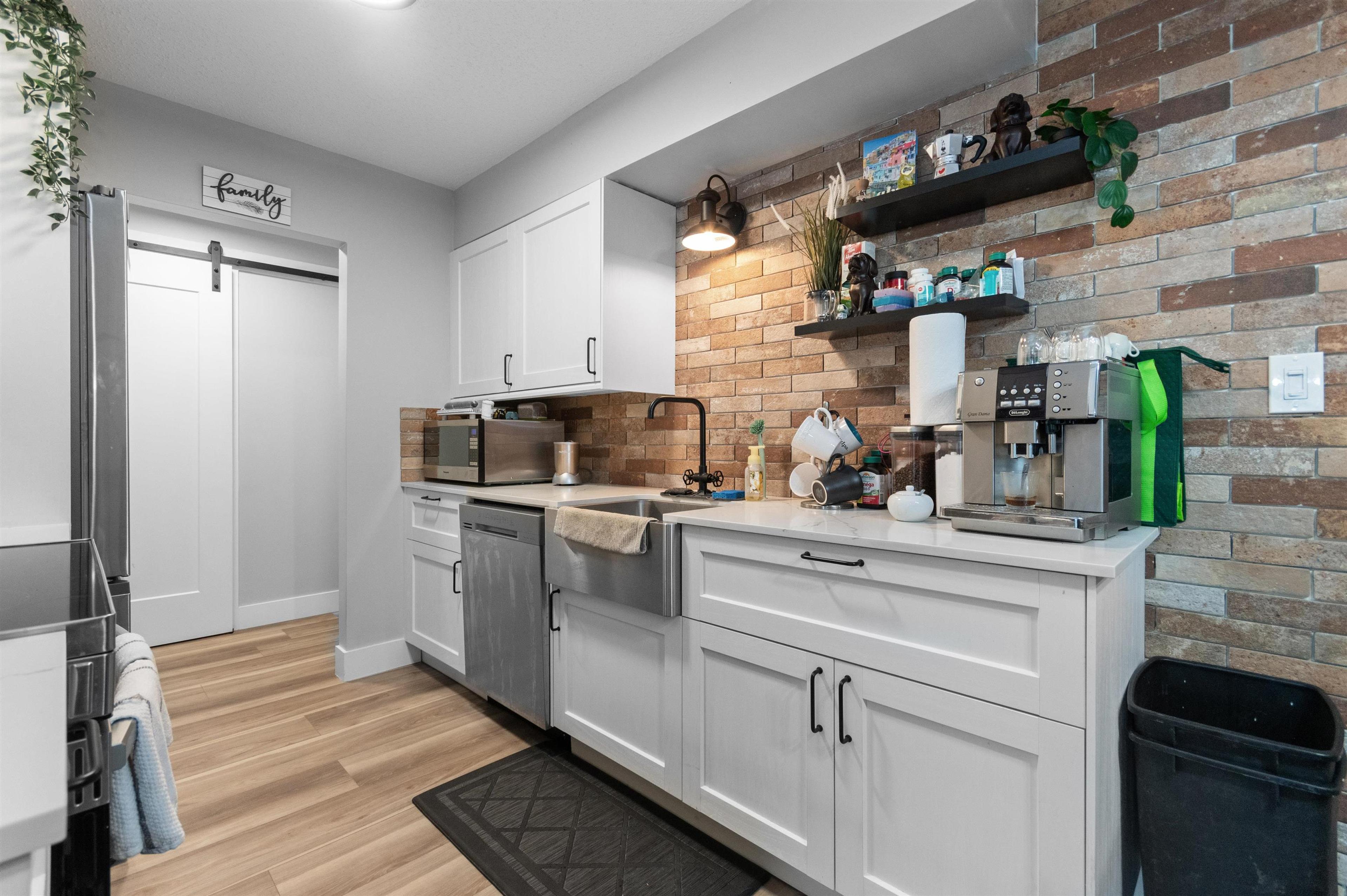 #223 45598 MCINTOSH DRIVE - Image 3