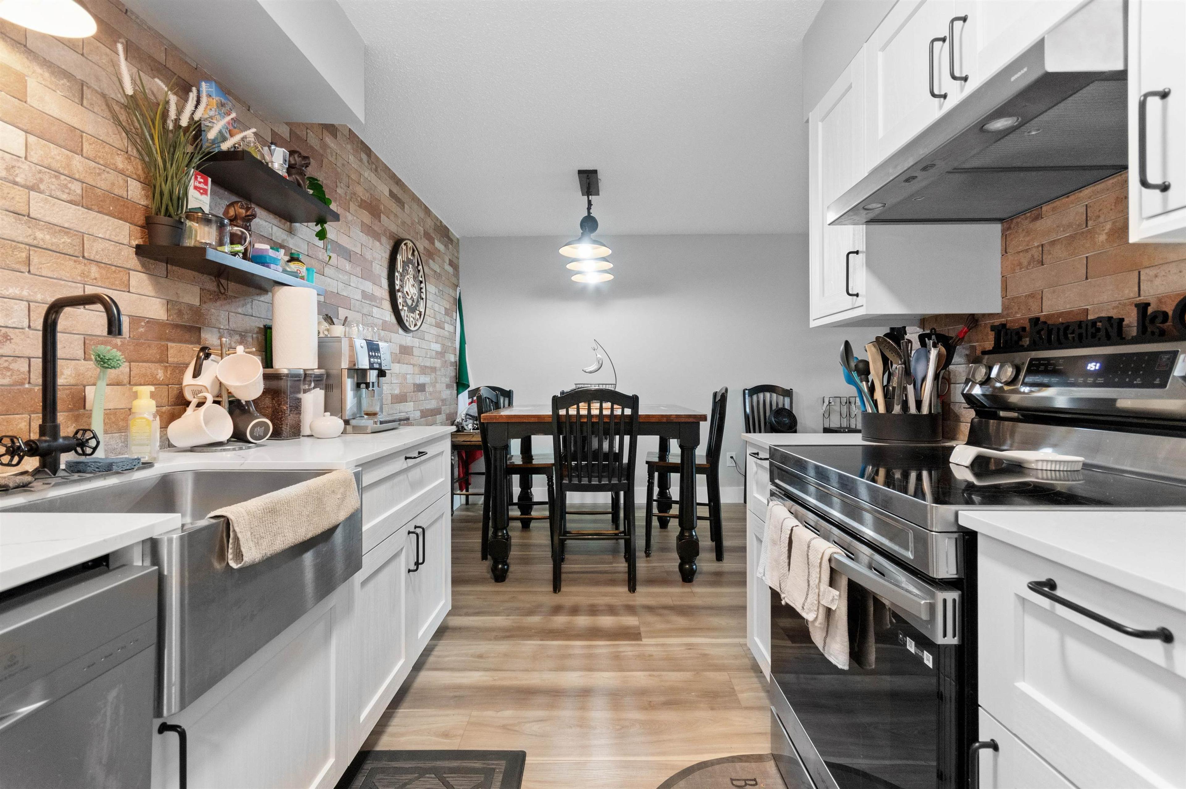 #223 45598 MCINTOSH DRIVE - Image 1