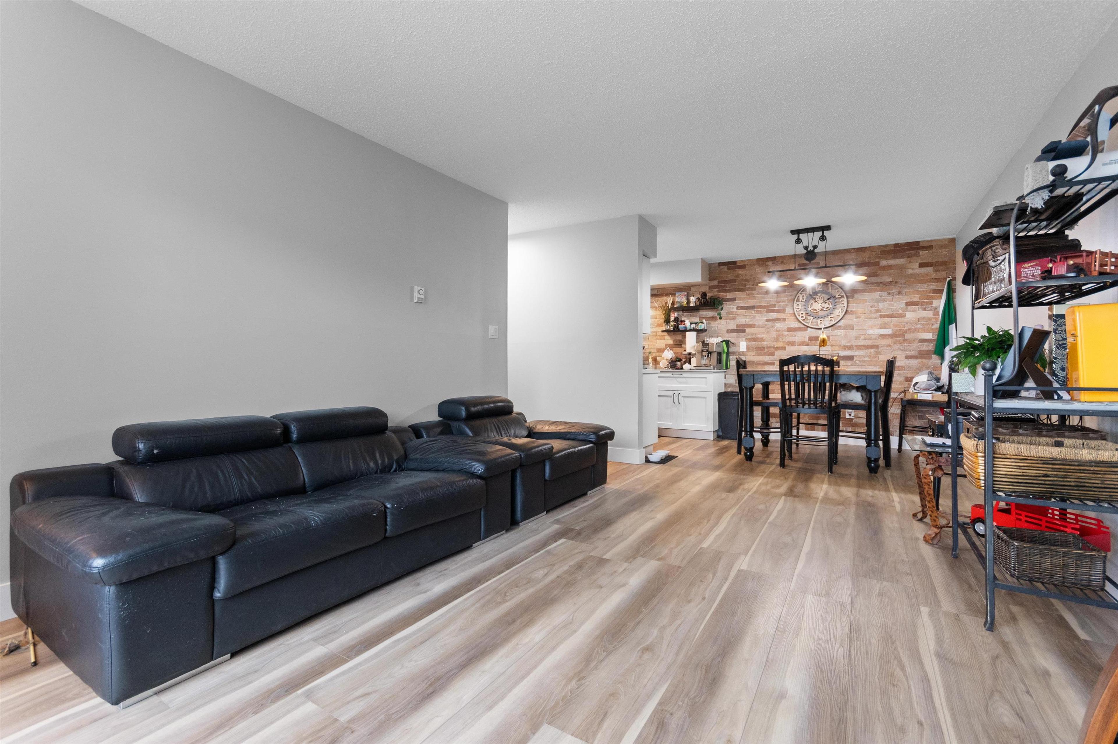 #223 45598 MCINTOSH DRIVE - Image 11