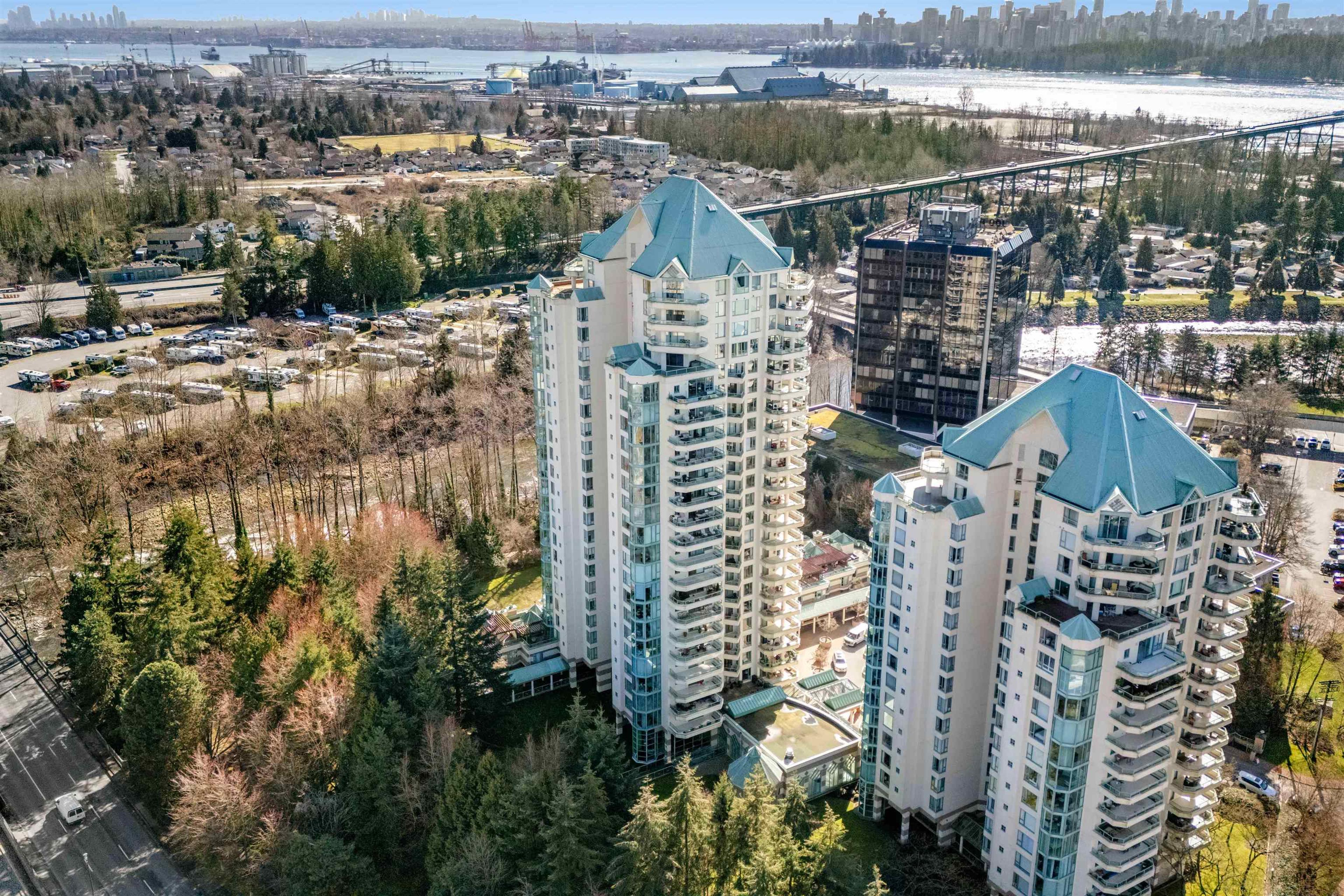 328 Taylor Way, West Vancouver - Exteriors - Full Complex View, Drone/Aerial View - Photo 3