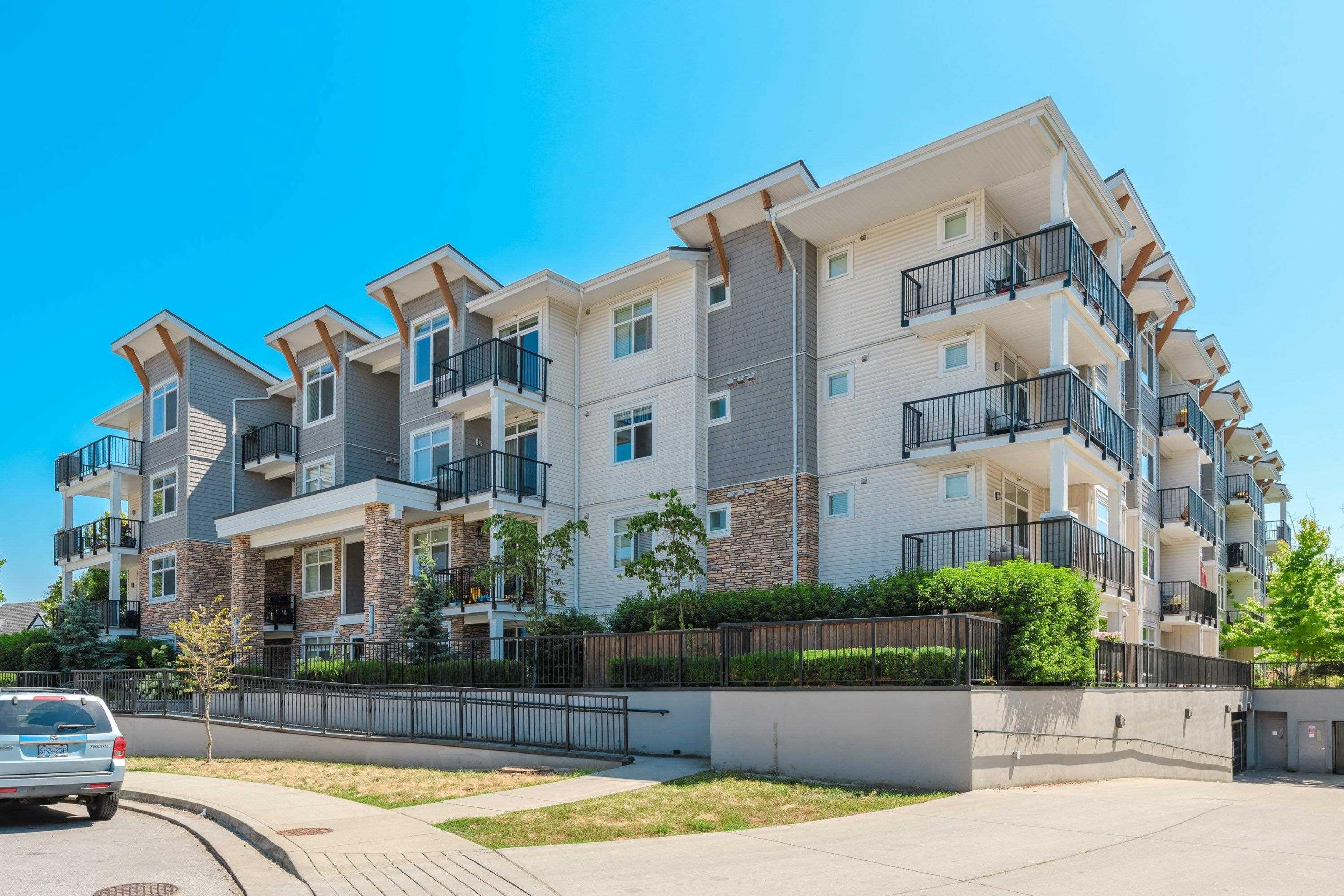 19940 Brydon Crescent, Langley - Exteriors - Full Complex View - Photo 2