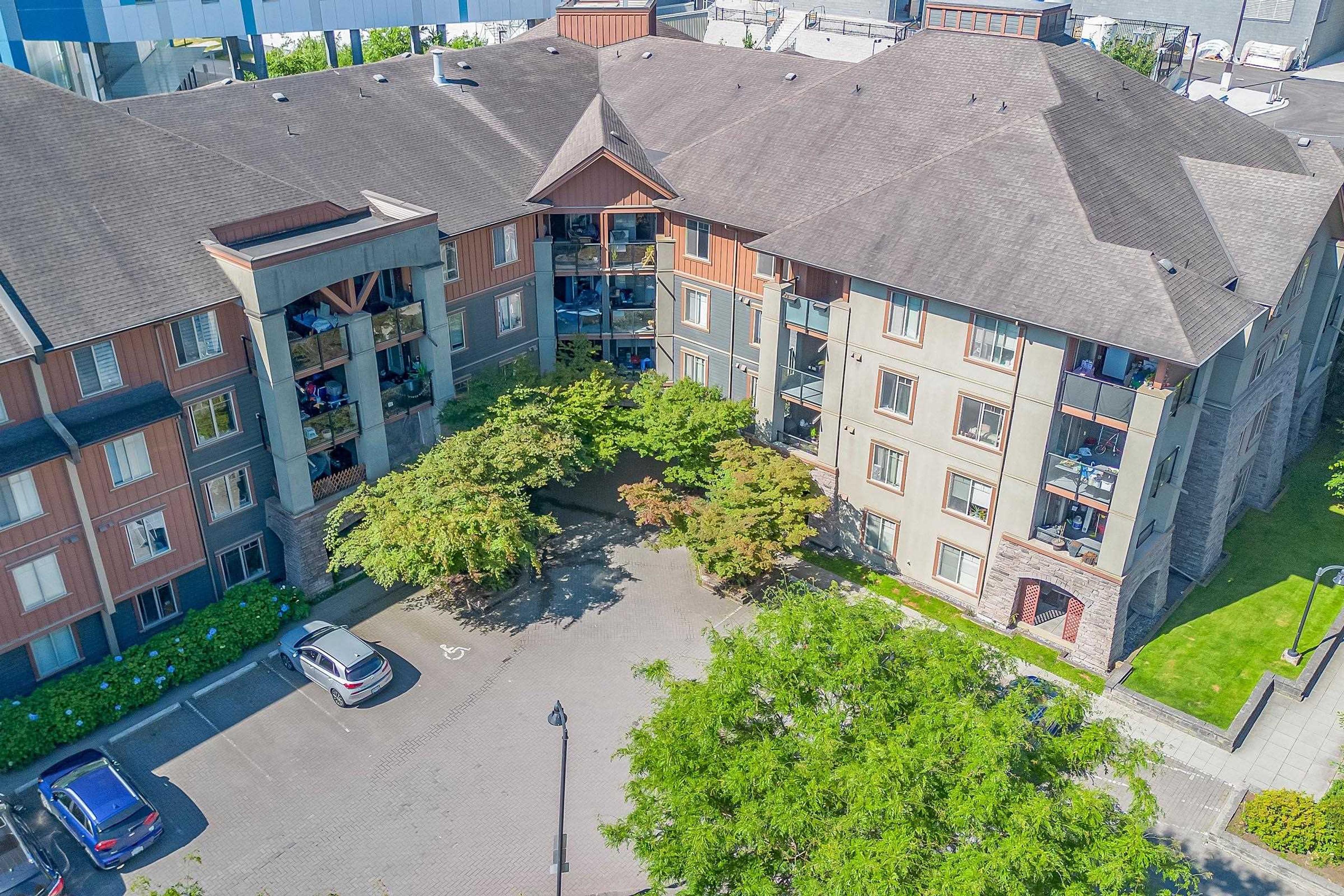 240 Sherbrooke Street, New Westminster - Exteriors - Full Complex View, Drone/Aerial View - Photo 1