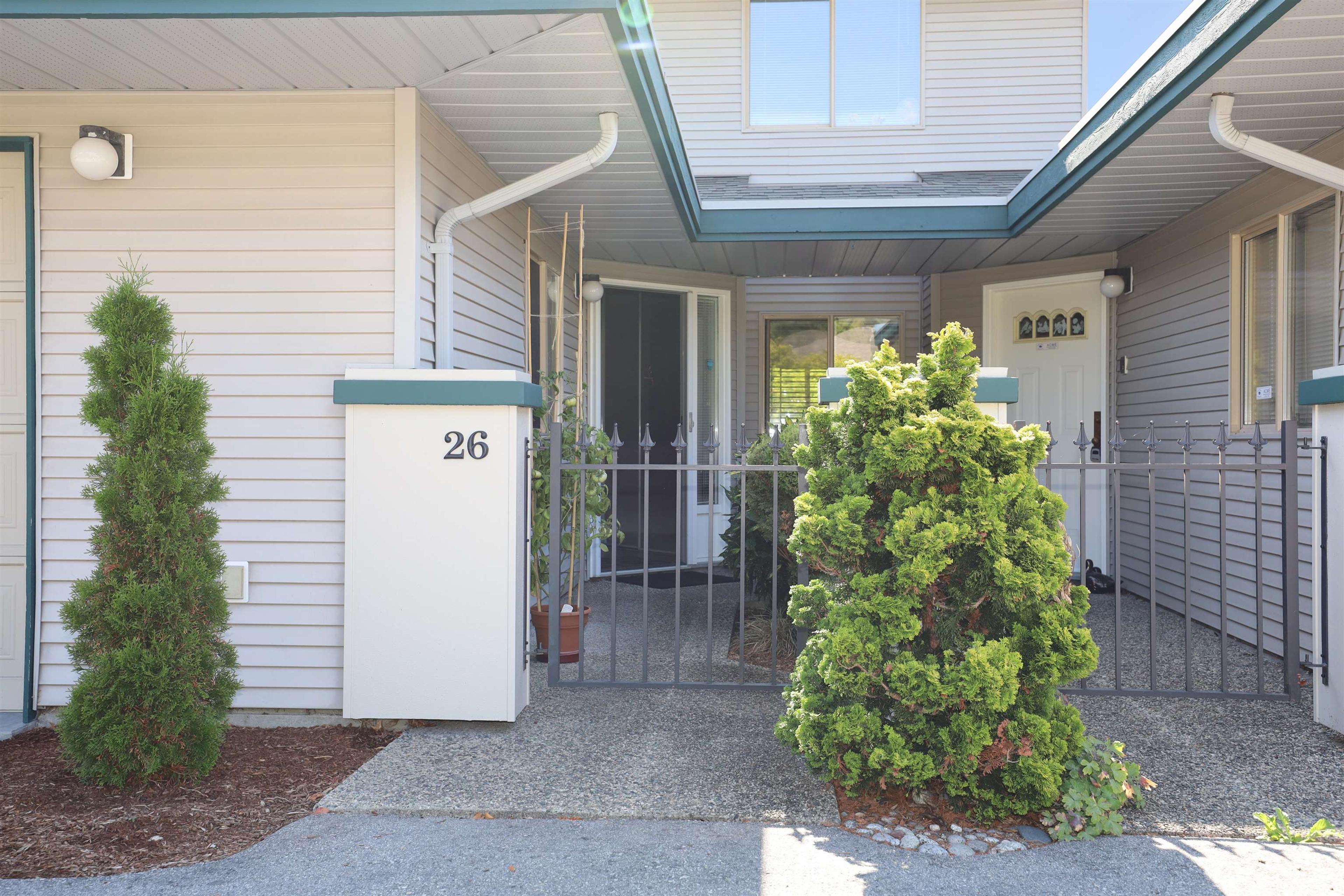 555 Eaglecrest Drive, Gibsons - Exteriors - Photo 1