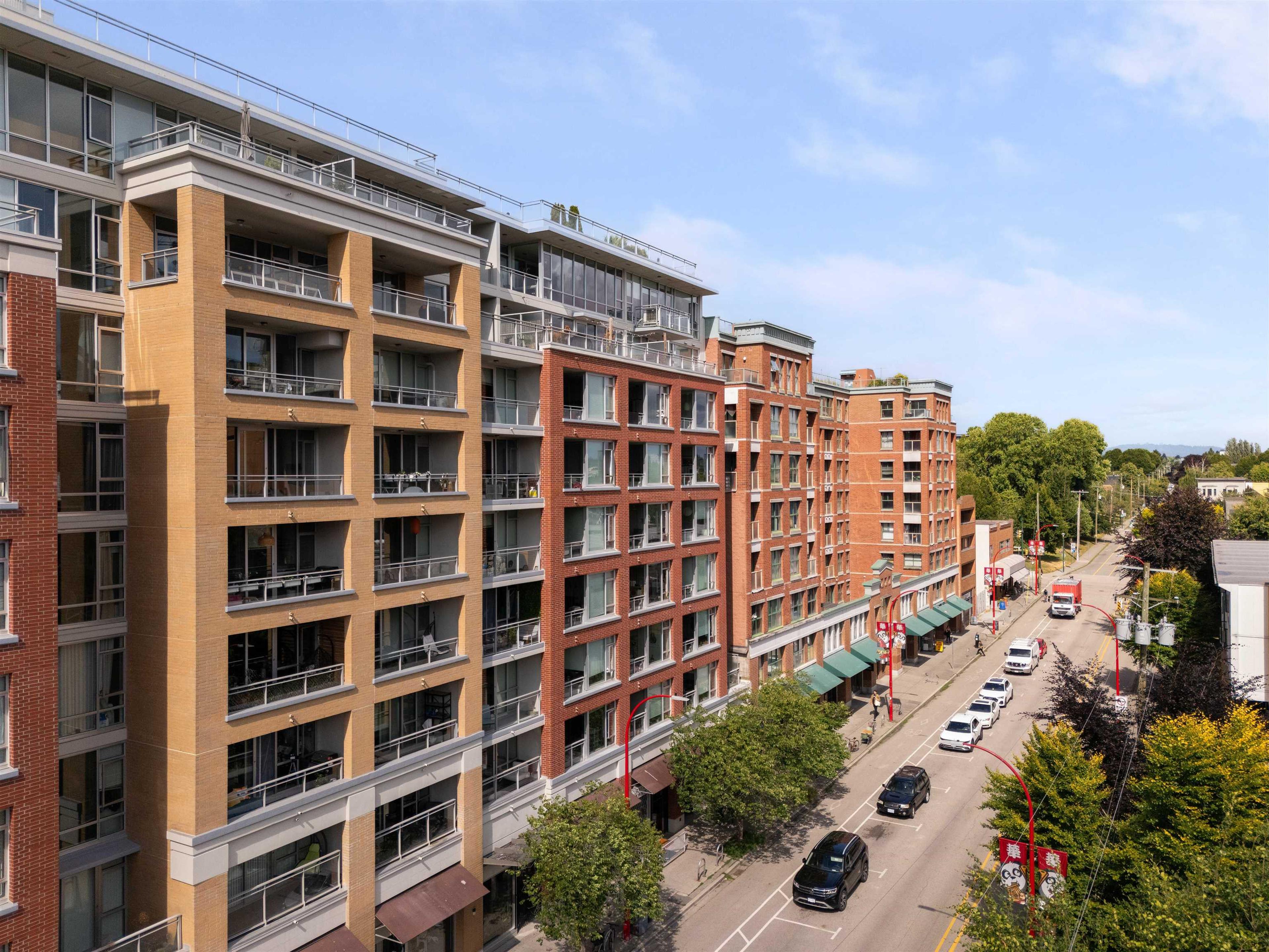 221 Union Street, Vancouver - Exteriors - Full Complex View - Photo 2