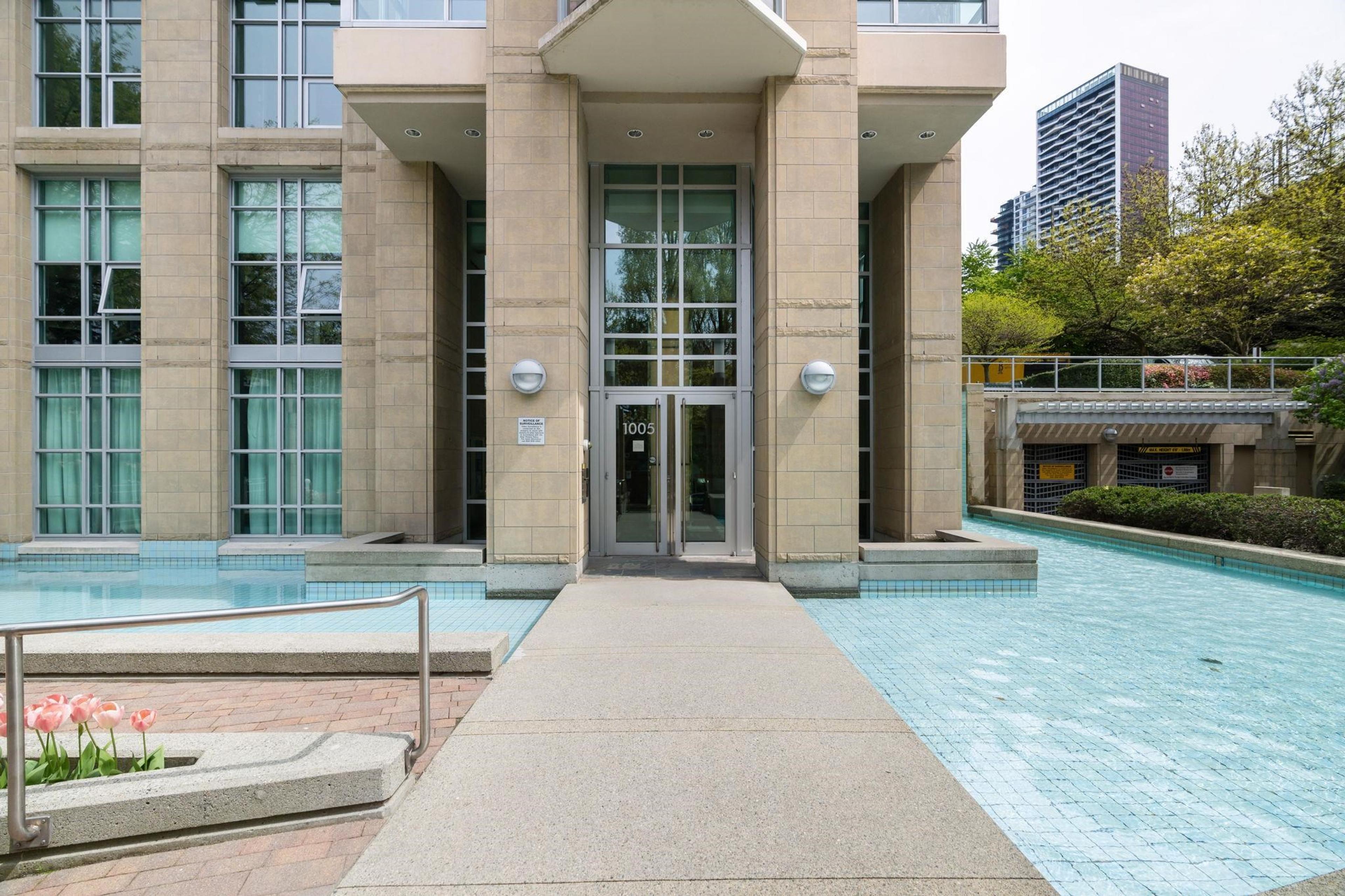 1005 Beach Avenue, Vancouver - Exteriors - Photo 5