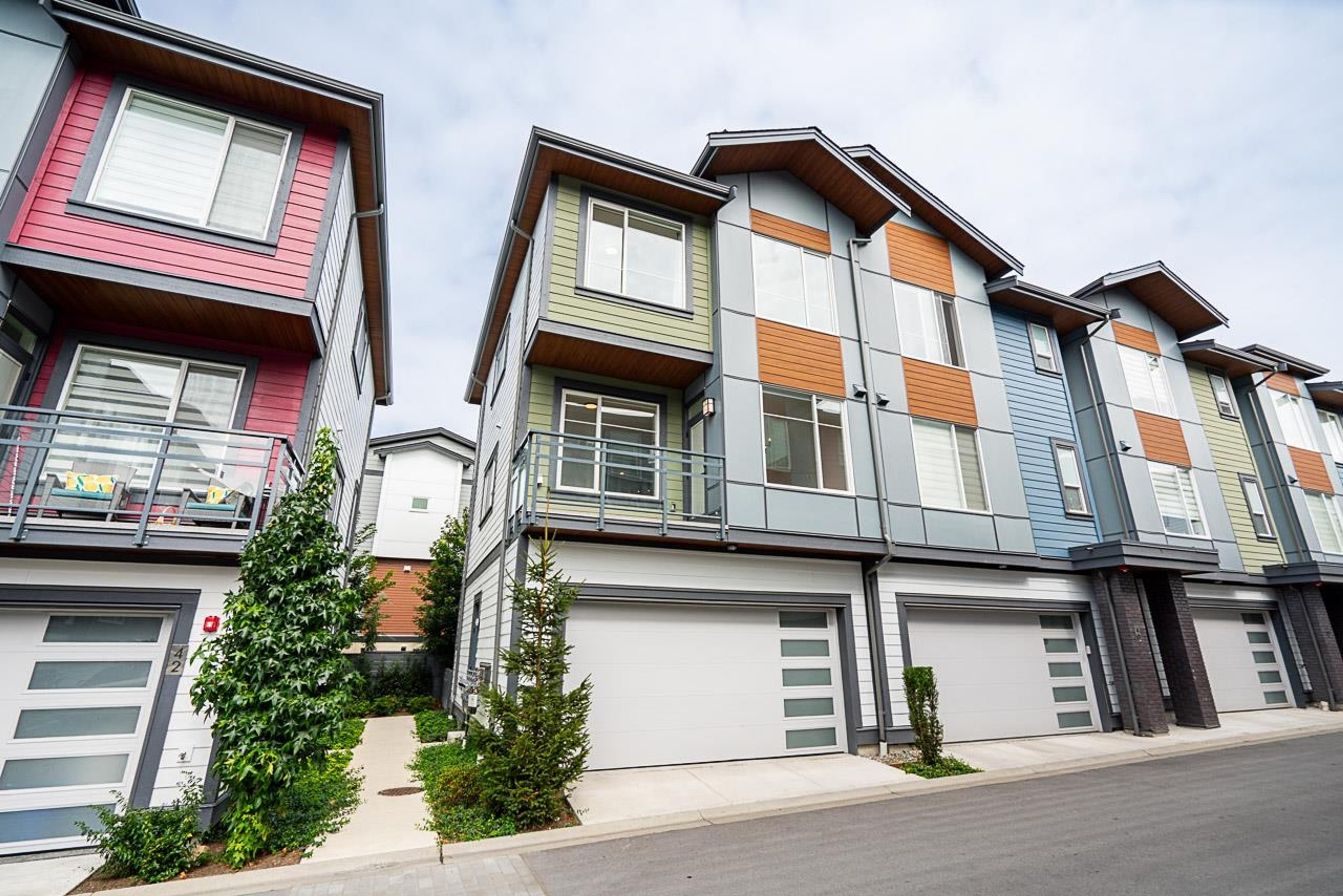 20763 76 Avenue, Langley - Exteriors - Full Complex View - Photo 1