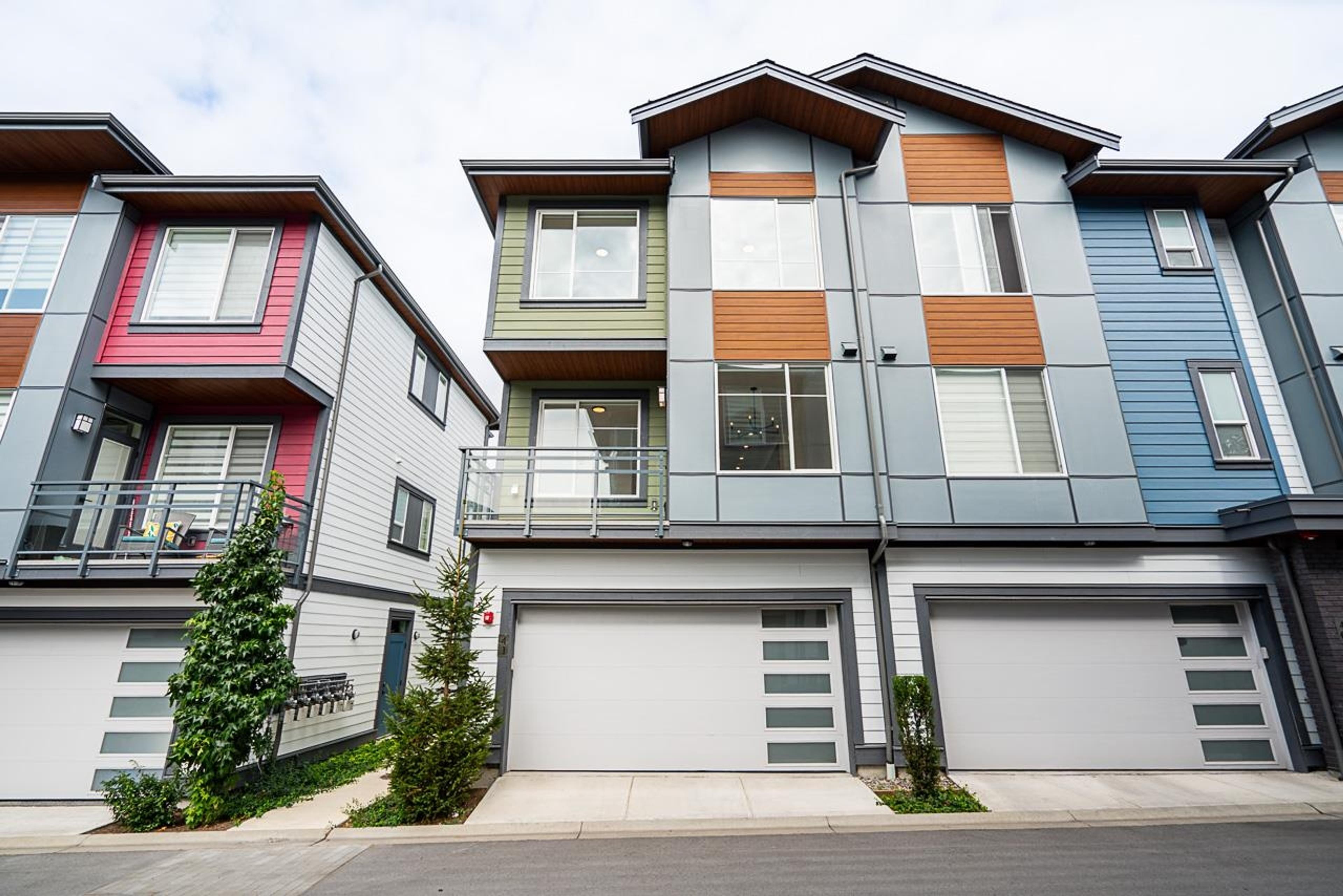 20763 76 Avenue, Langley - Exteriors - Full Complex View - Photo 6