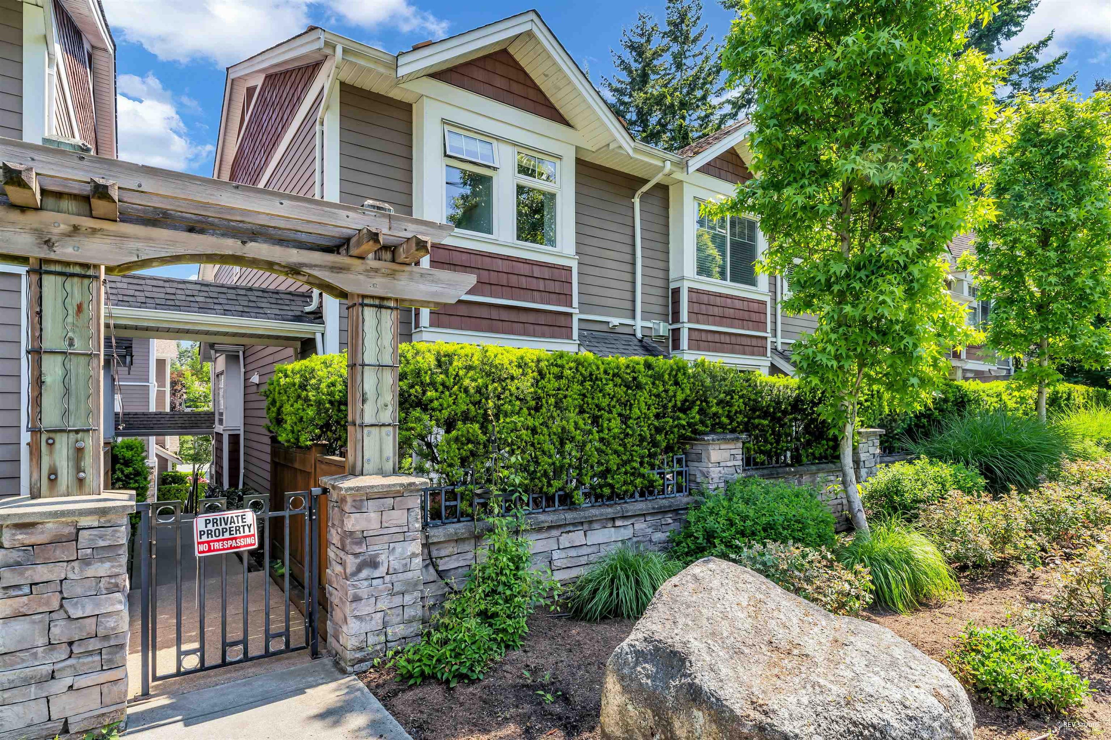 2689 Parkway Drive, Surrey - Exteriors - Photo 1