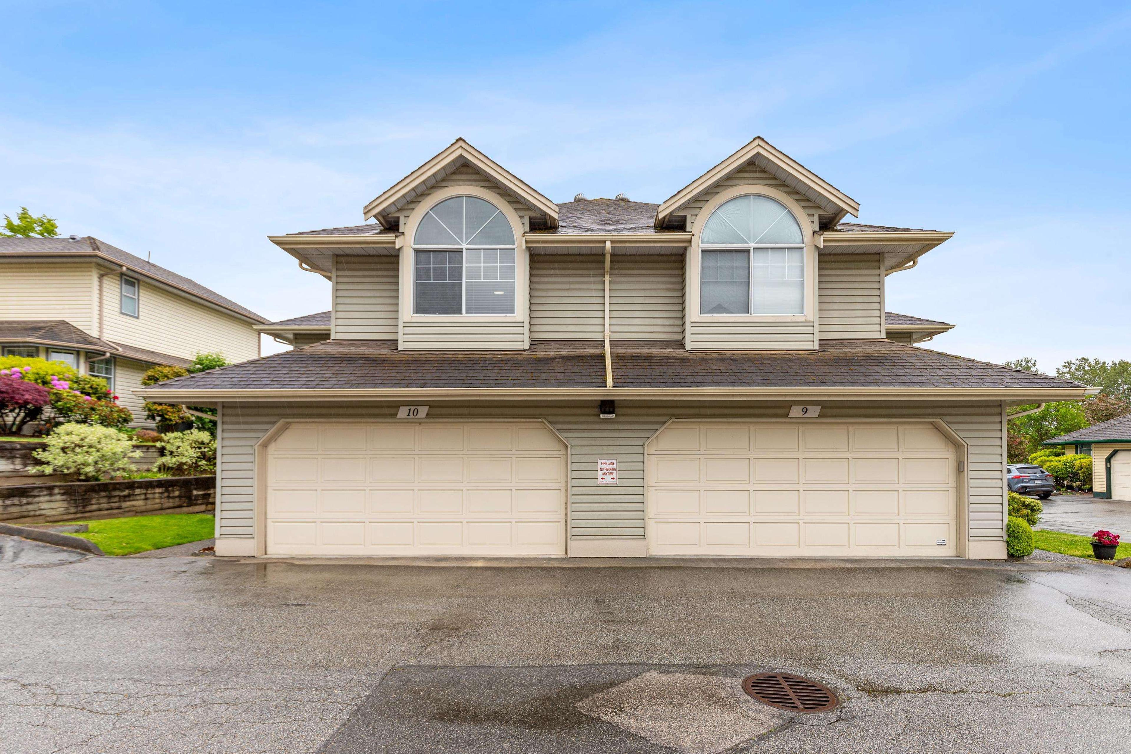 22538 116 Avenue, Maple Ridge - Exteriors - Full Complex View - Photo 3