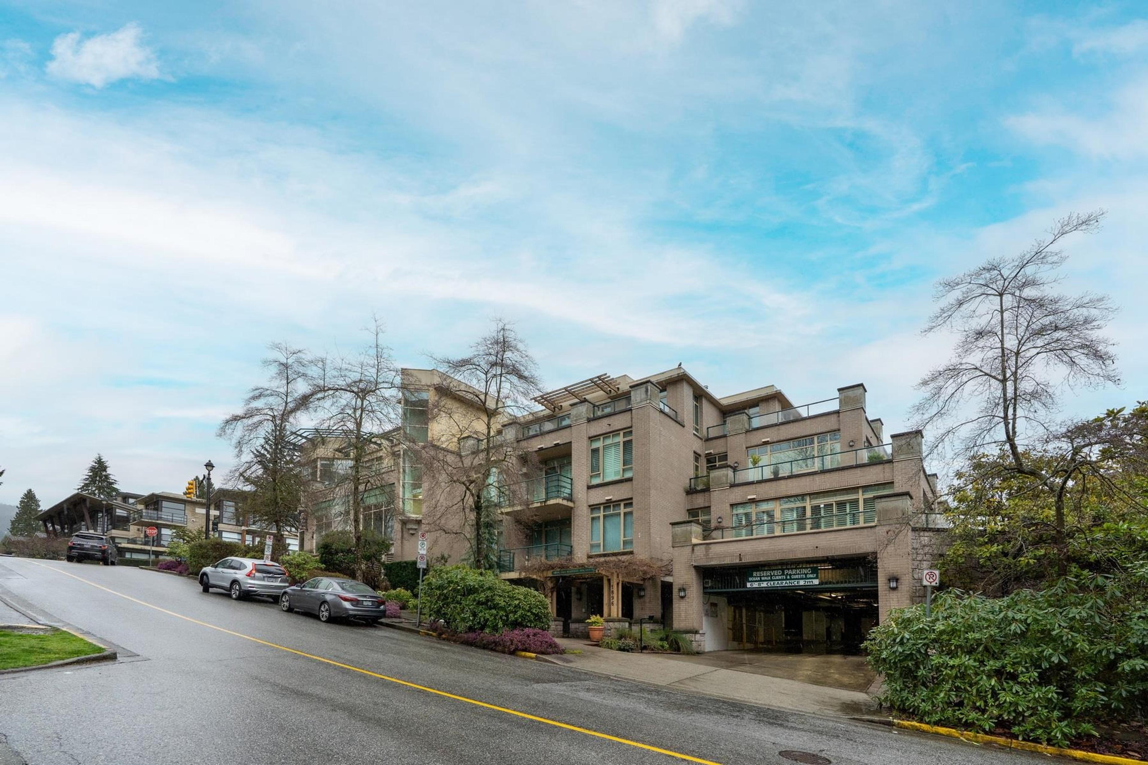 1896 Marine Drive, West Vancouver - Exteriors - Photo 2