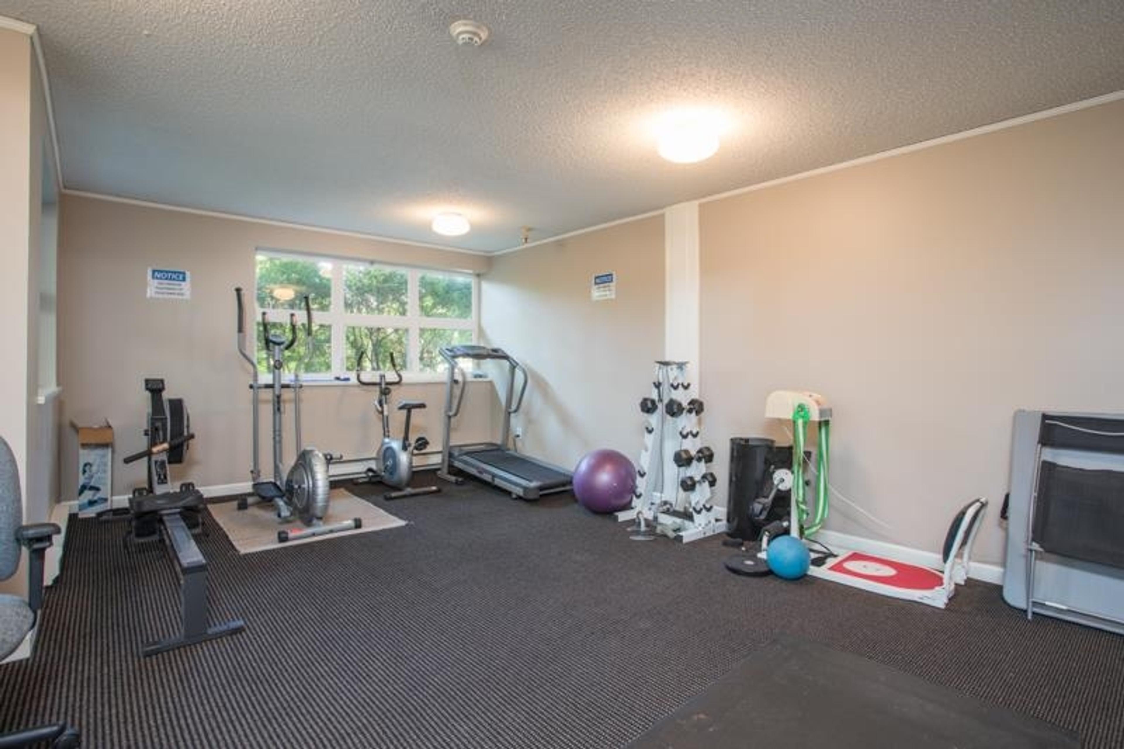 7200 Gilbert Road, Richmond - Exteriors - Photo 3