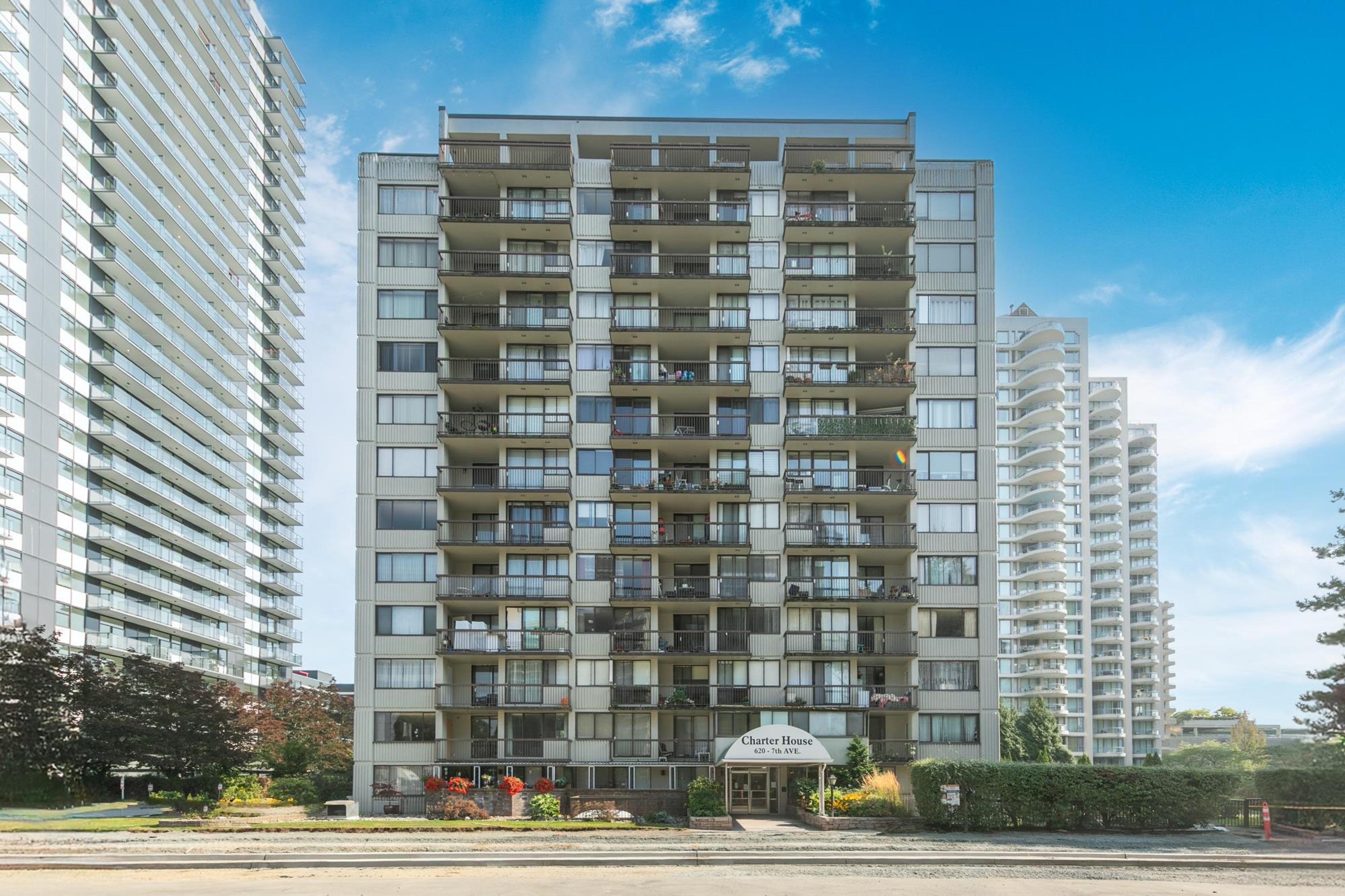 620 Seventh Avenue, New Westminster - Exteriors - Photo 1