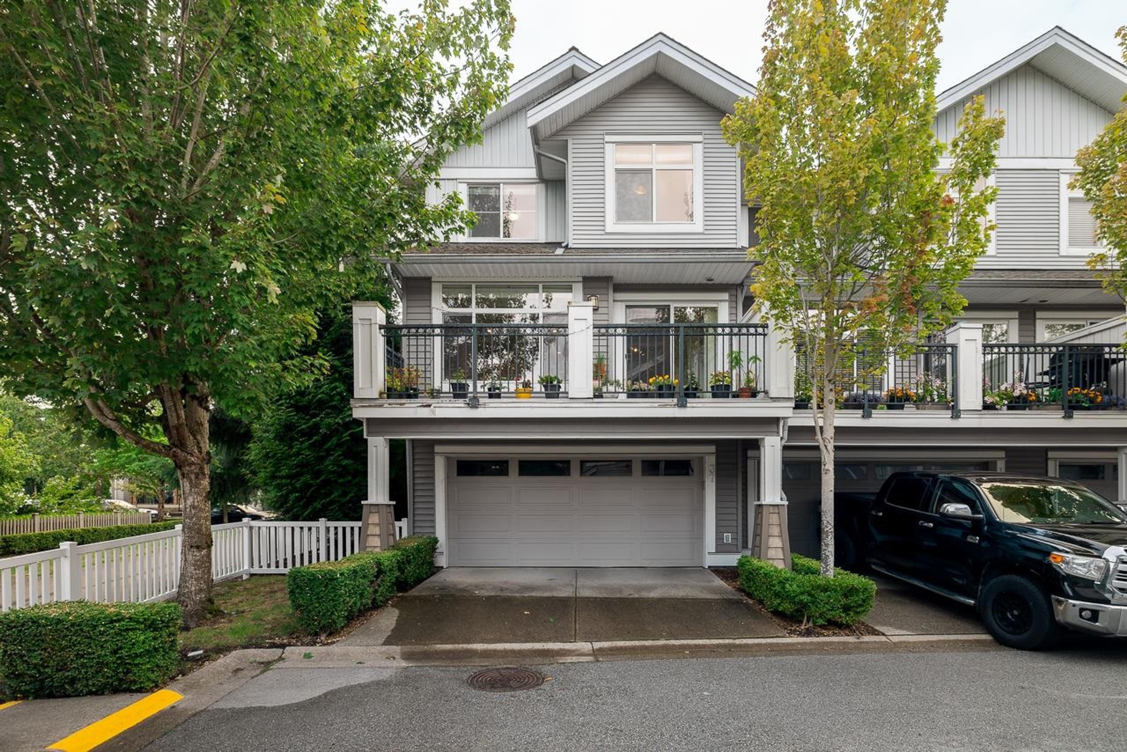 19330 69 Avenue, Surrey - Exteriors - Photo 3