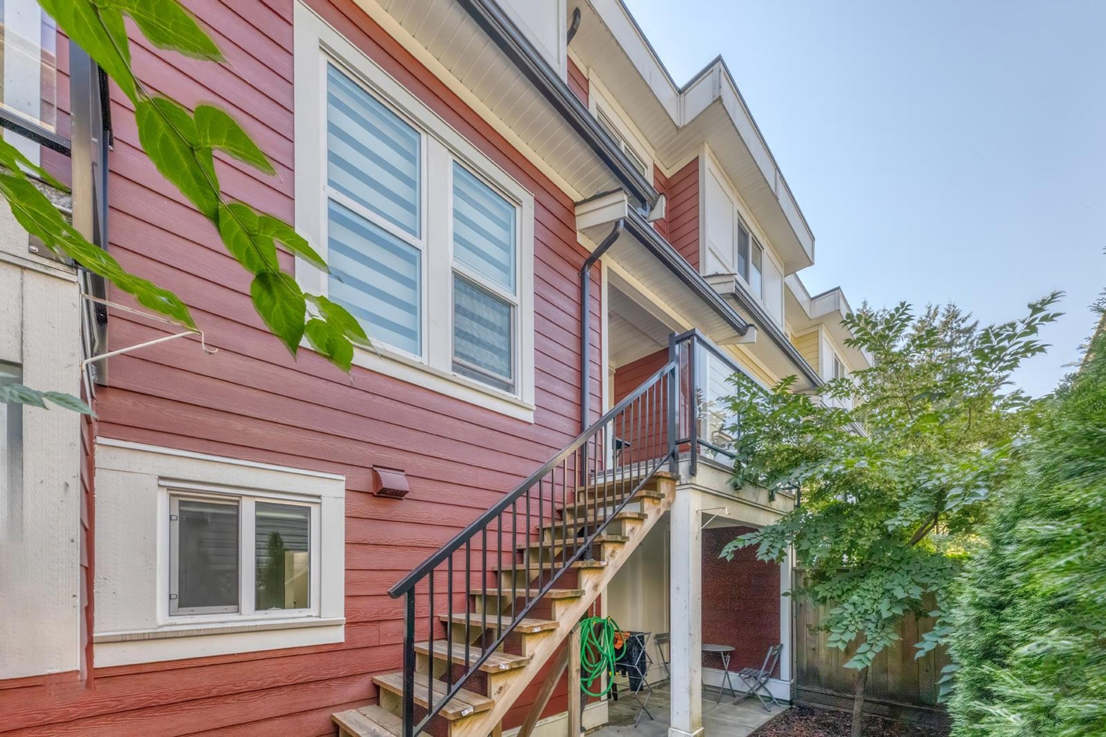 1526 Grant Avenue, Port Coquitlam - Exteriors - Photo 2