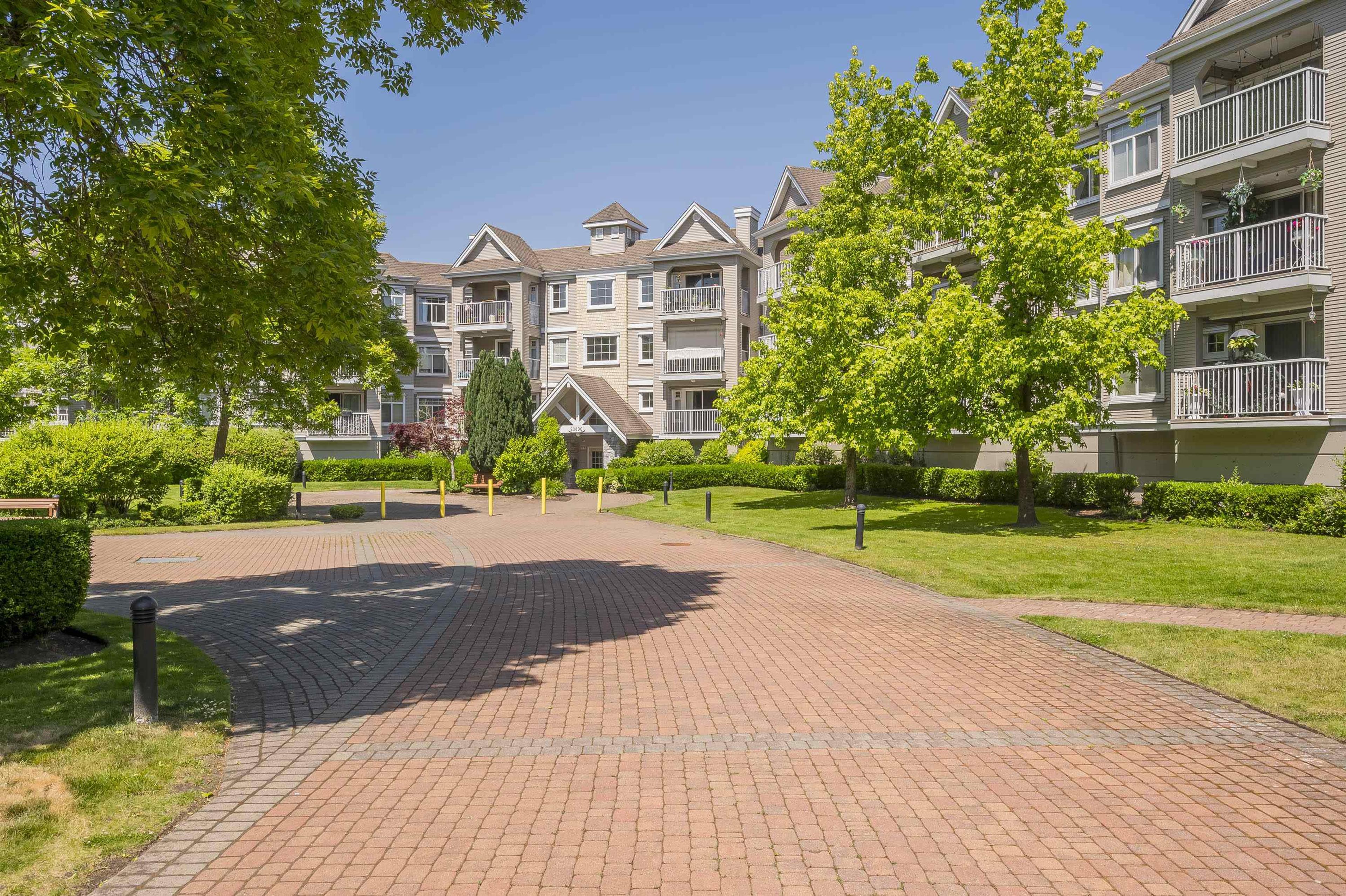 20896 57 Avenue, Langley - Exteriors - Full Complex View - Photo 7