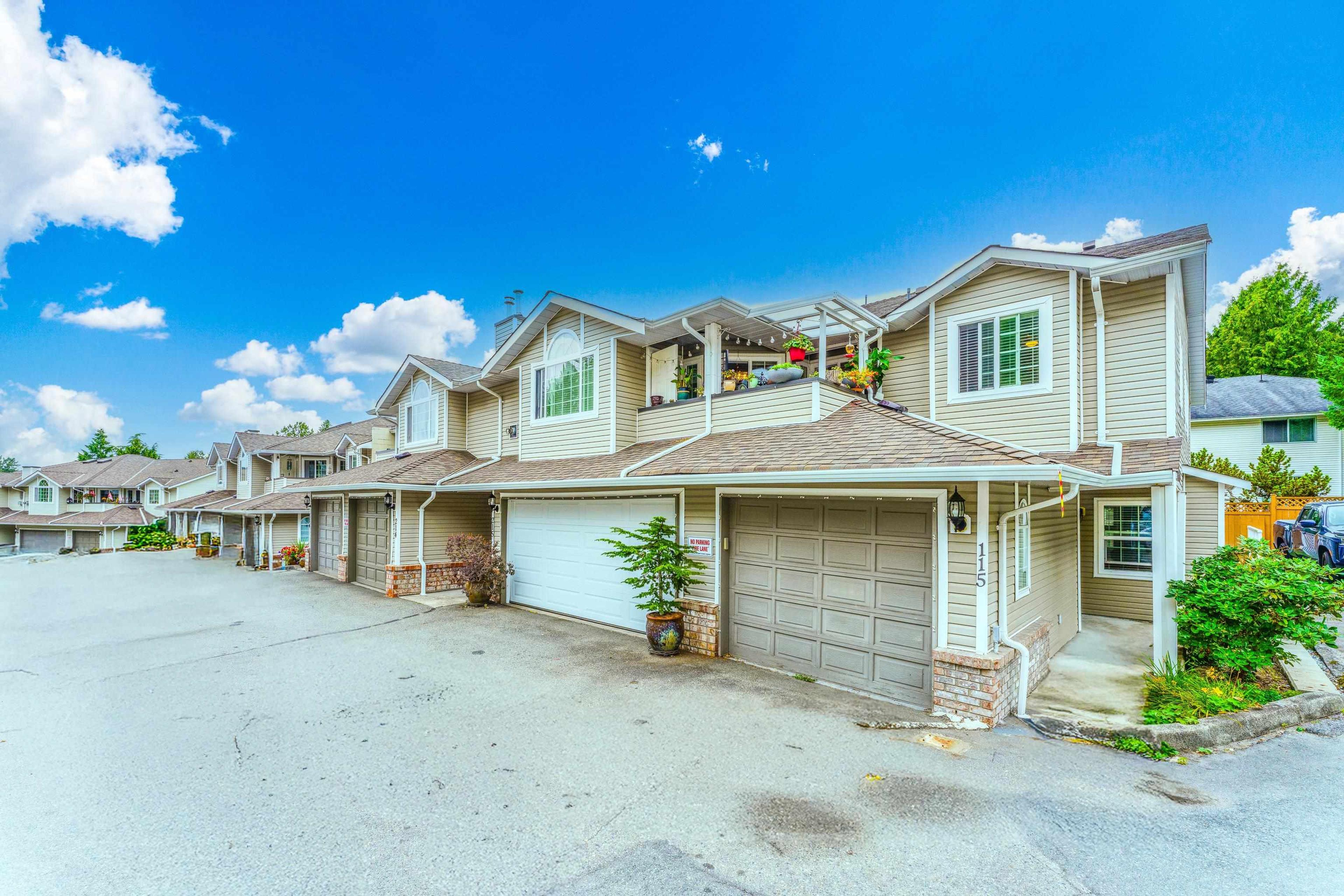 22515 116 Avenue, Maple Ridge - Exteriors - Photo 2