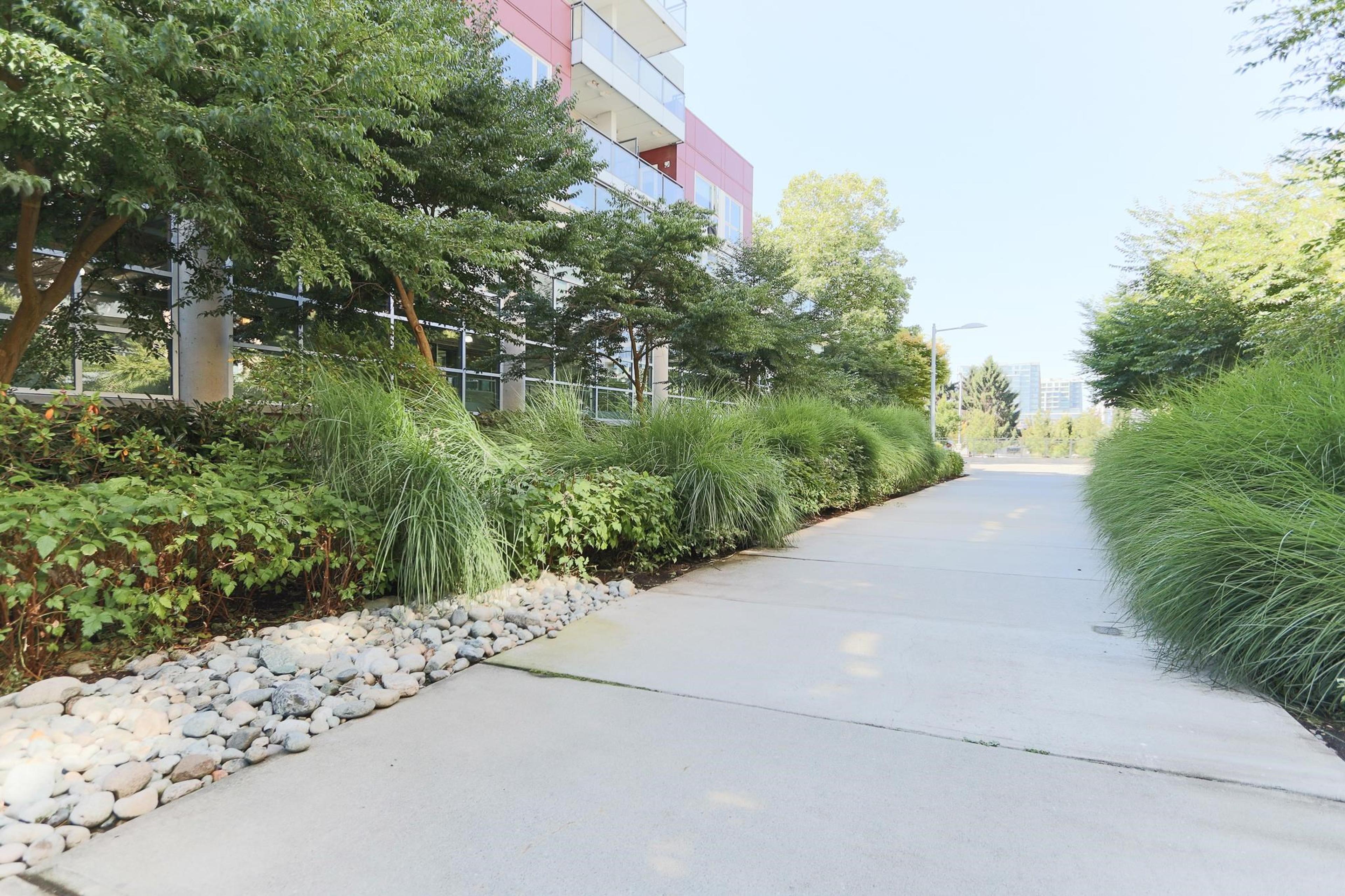 7008 River Parkway, Richmond - Exteriors - Photo 1