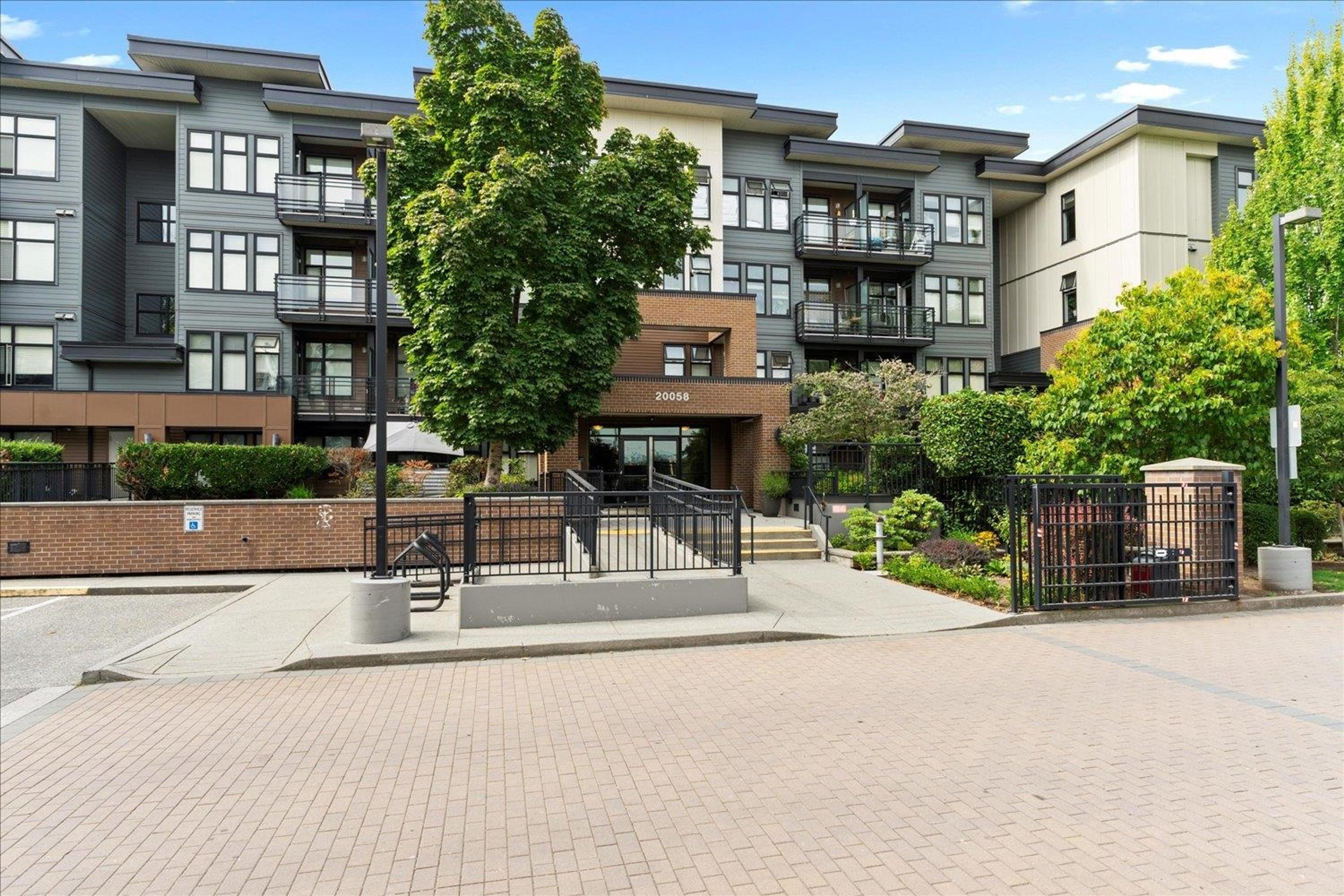 20058 Fraser Highway, Langley - Exteriors - Full Complex View - Photo 1