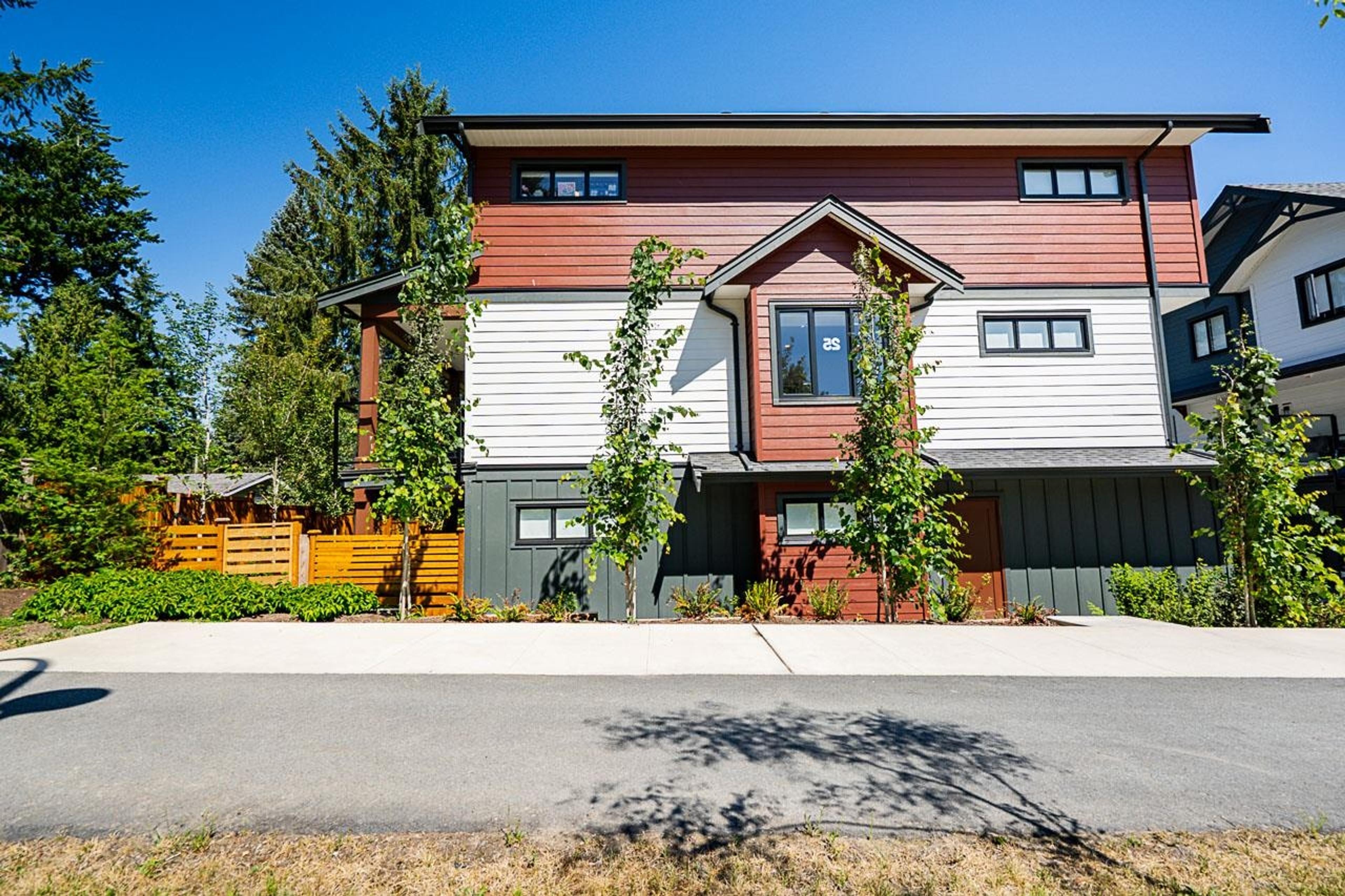 10527 155 Street, Surrey - Exteriors - Photo 4