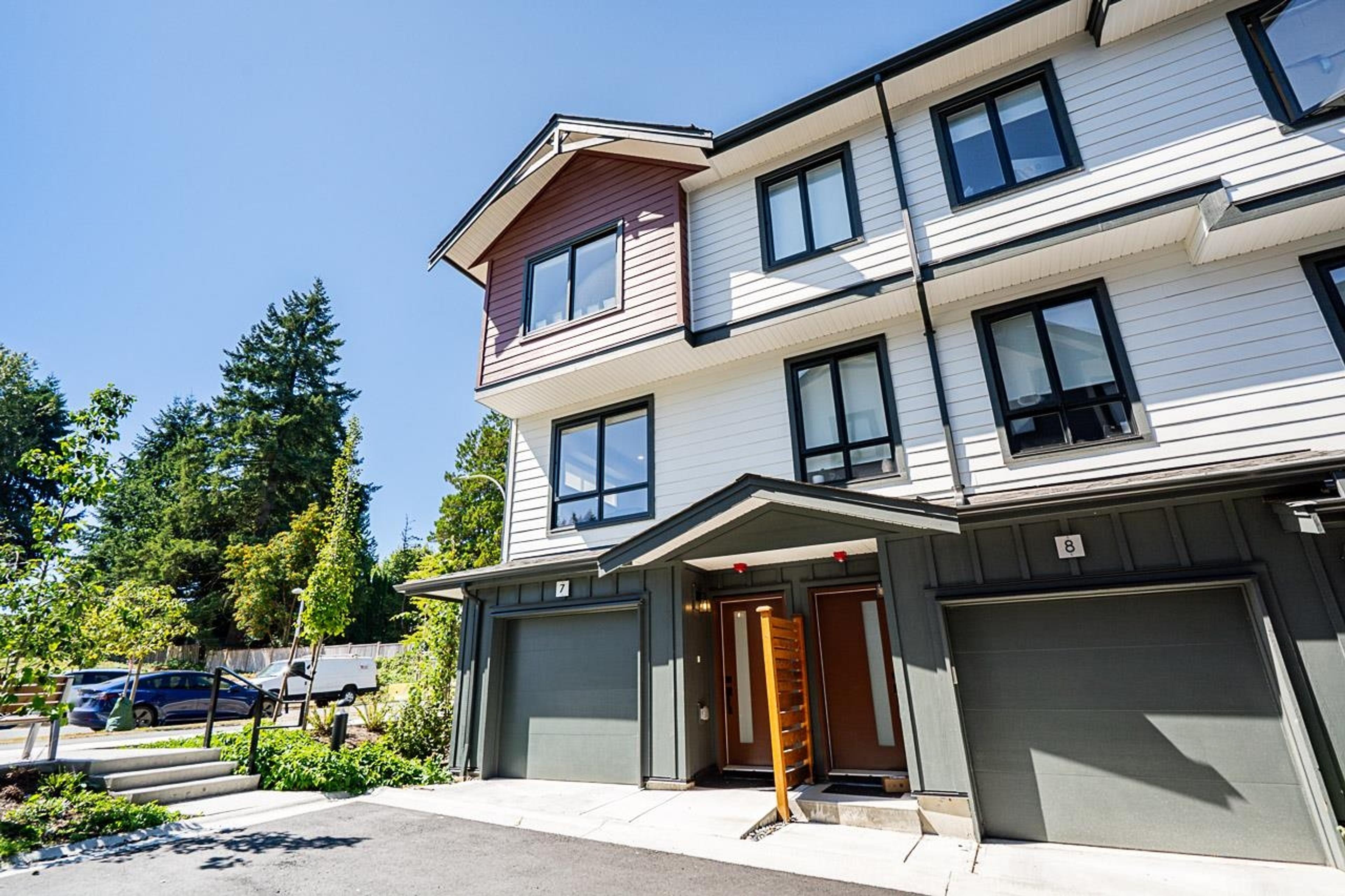 10527 155 Street, Surrey - Exteriors - Photo 6