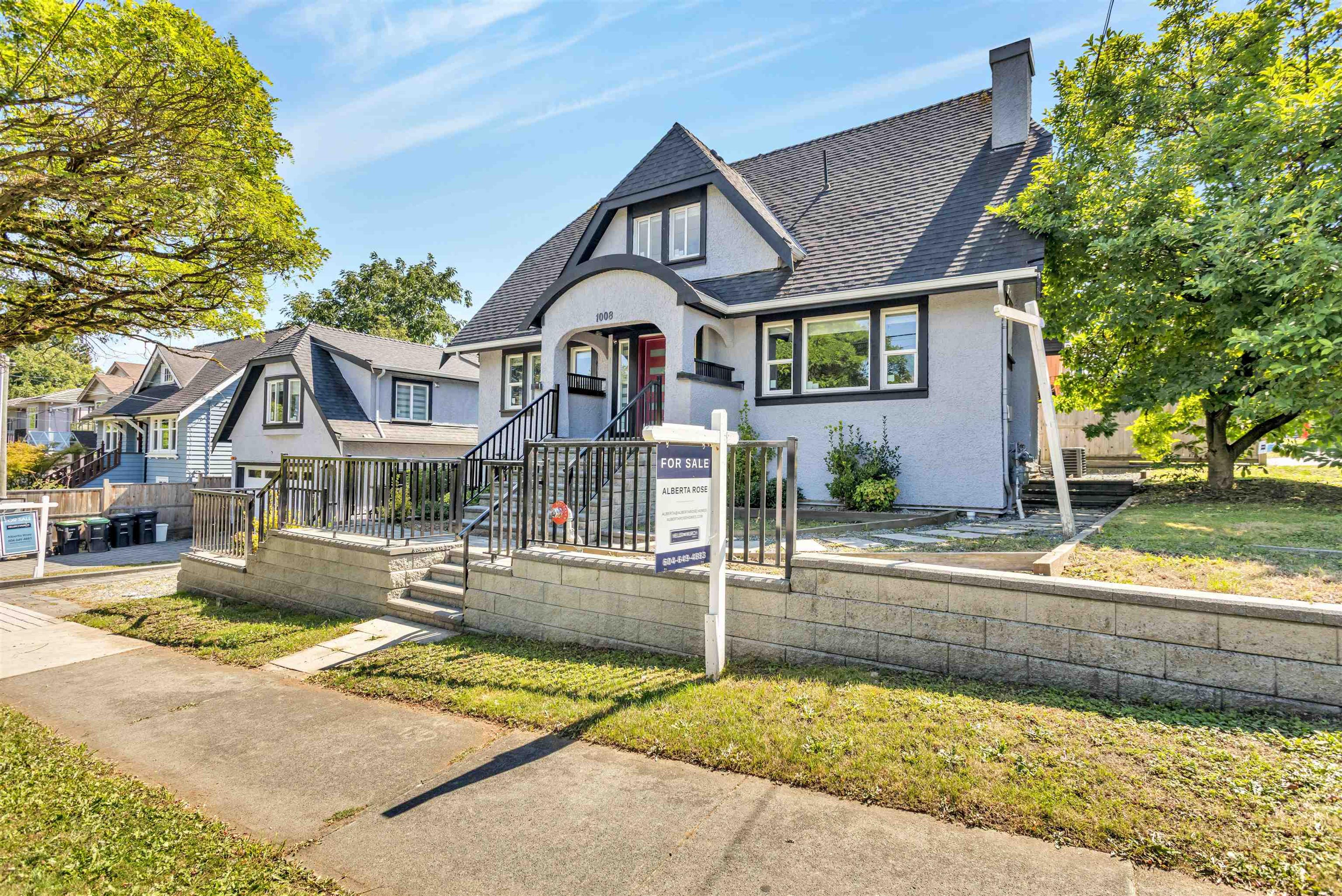 E 24th Avenue, Vancouver - Exteriors - Photo 2