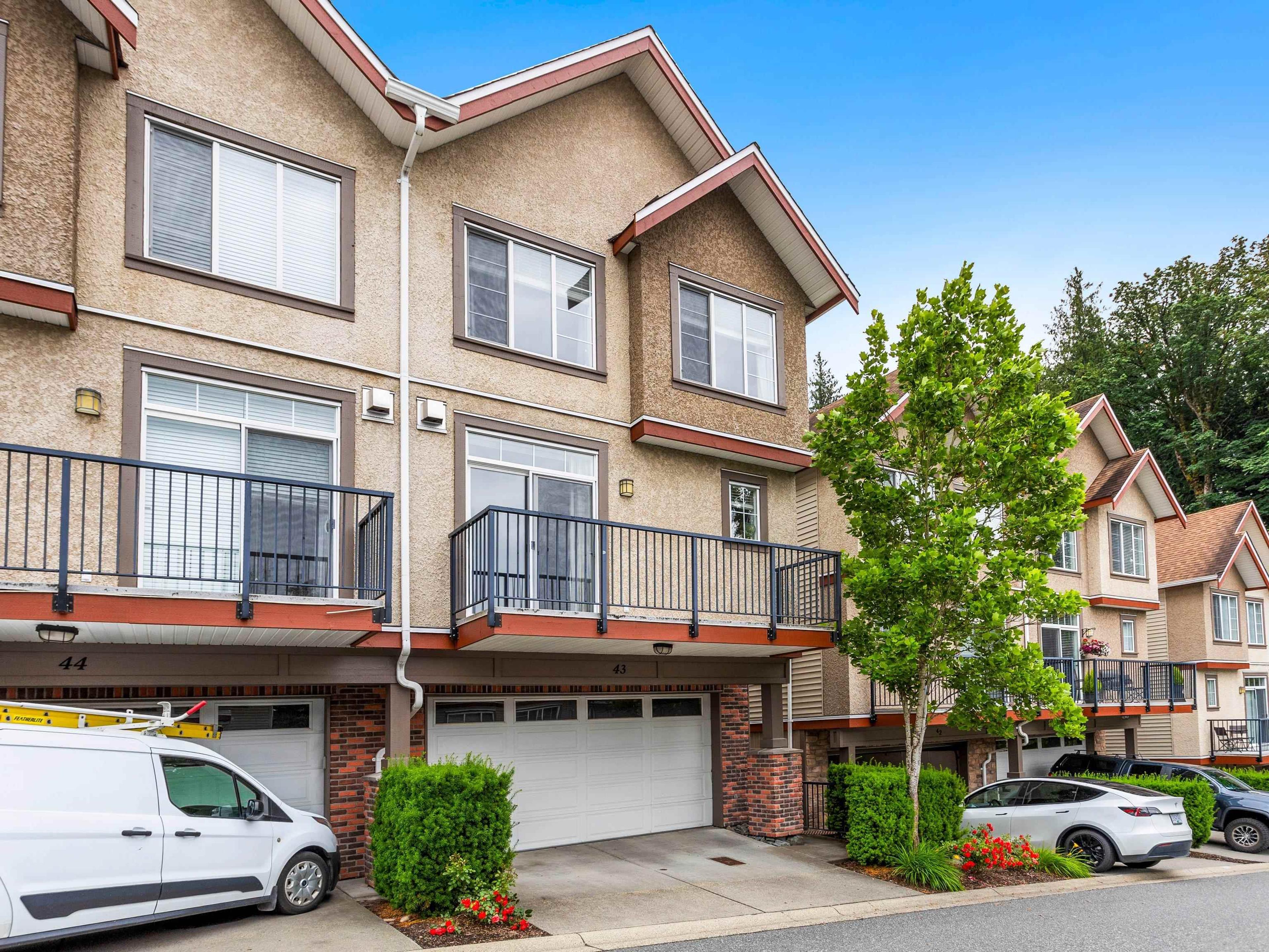 35626 Mckee Road, Abbotsford - Exteriors - Full Complex View - Photo 1