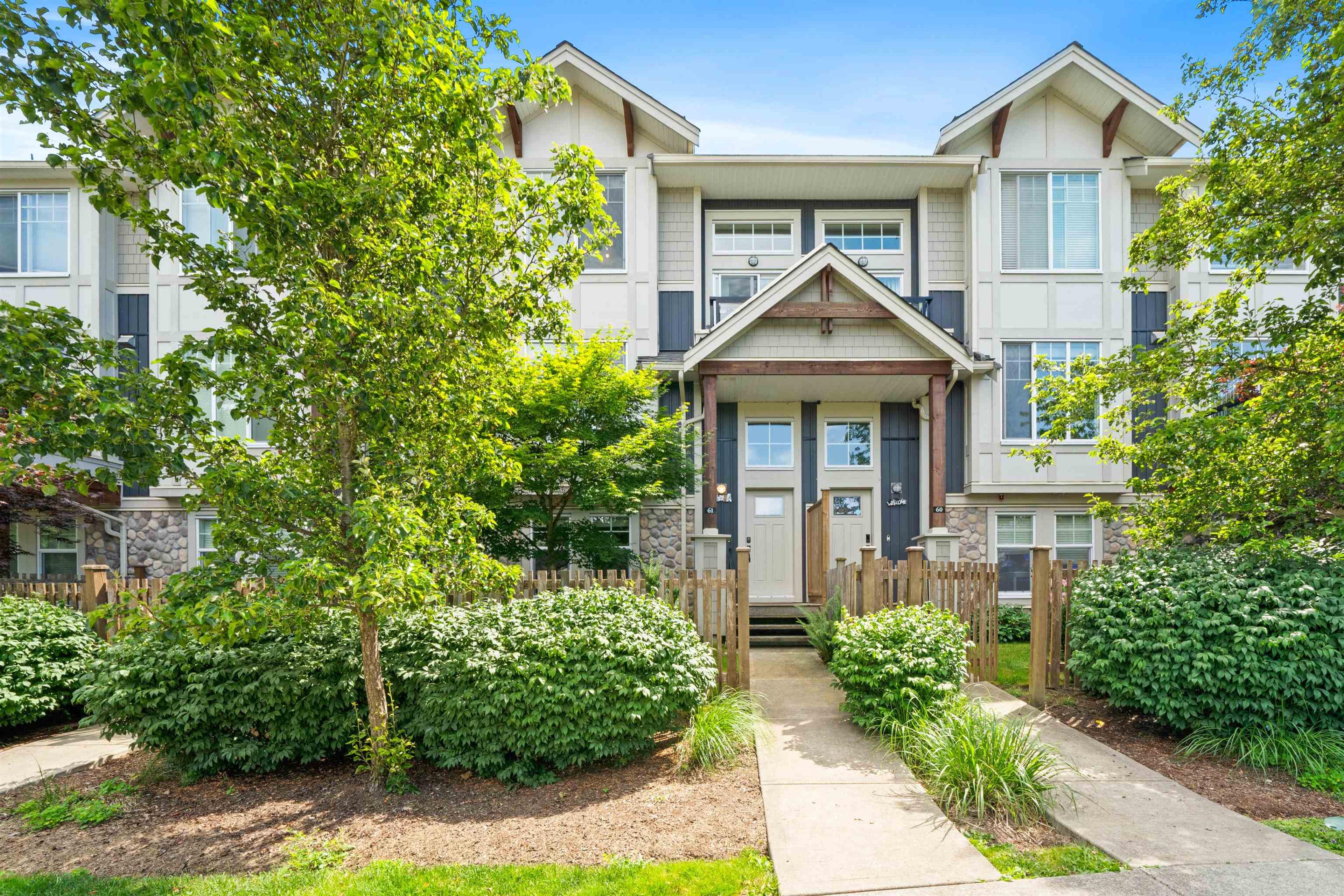 20498 82 Avenue, Langley - Exteriors - Full Complex View - Photo 6