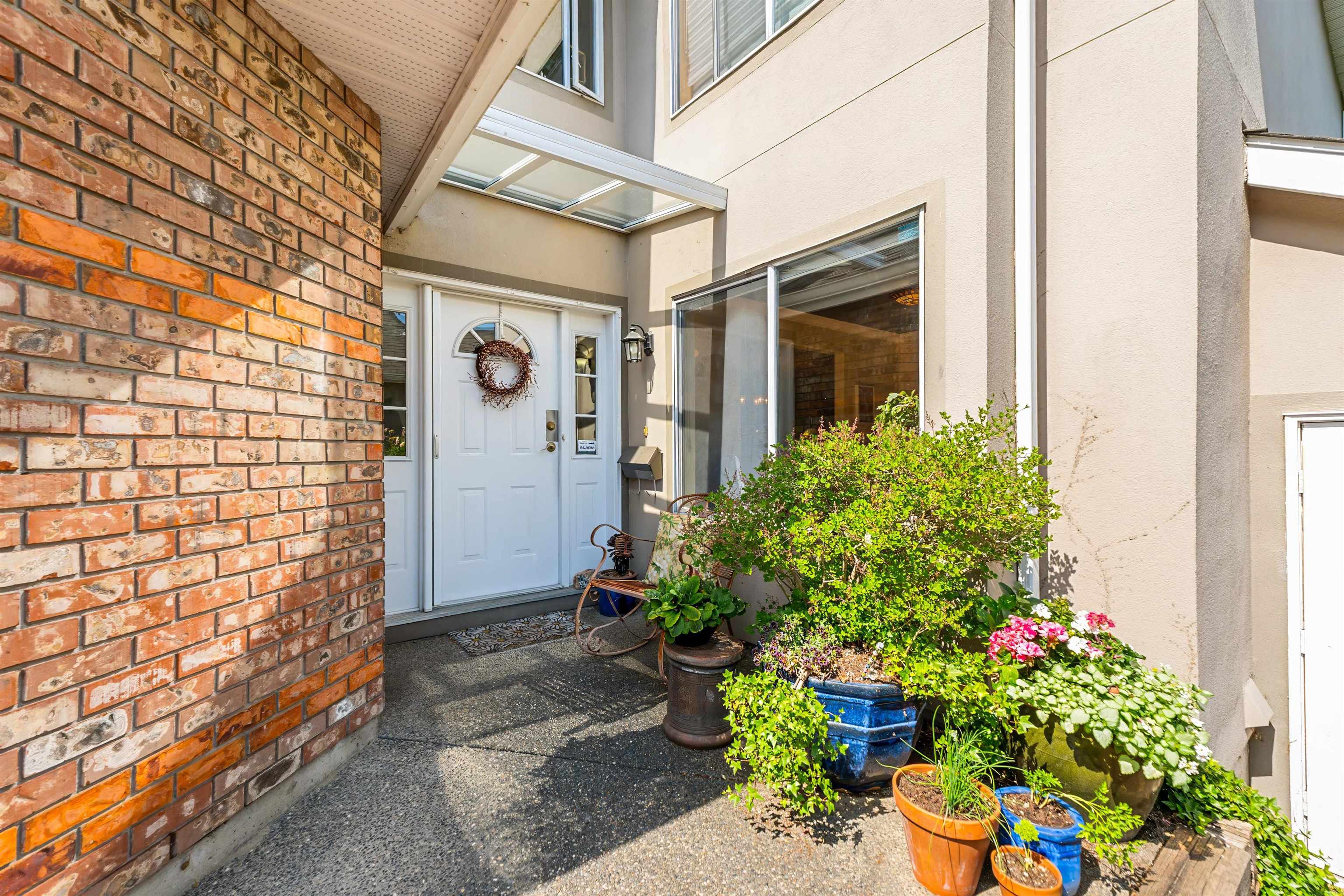 72 Jamieson Court, New Westminster - Exteriors - Photo 3