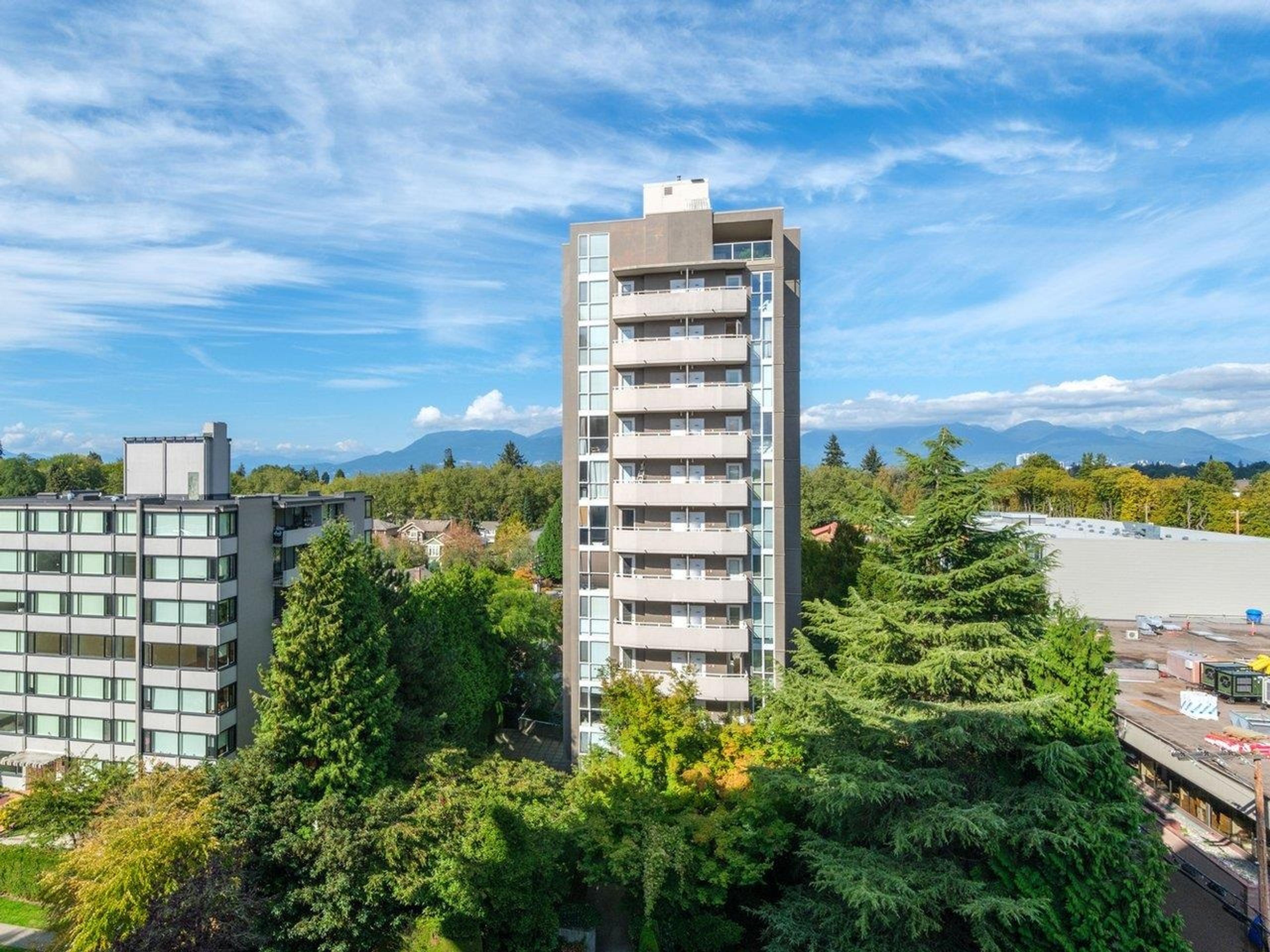 2108 W 38th Avenue, Vancouver - Exteriors - Photo 2