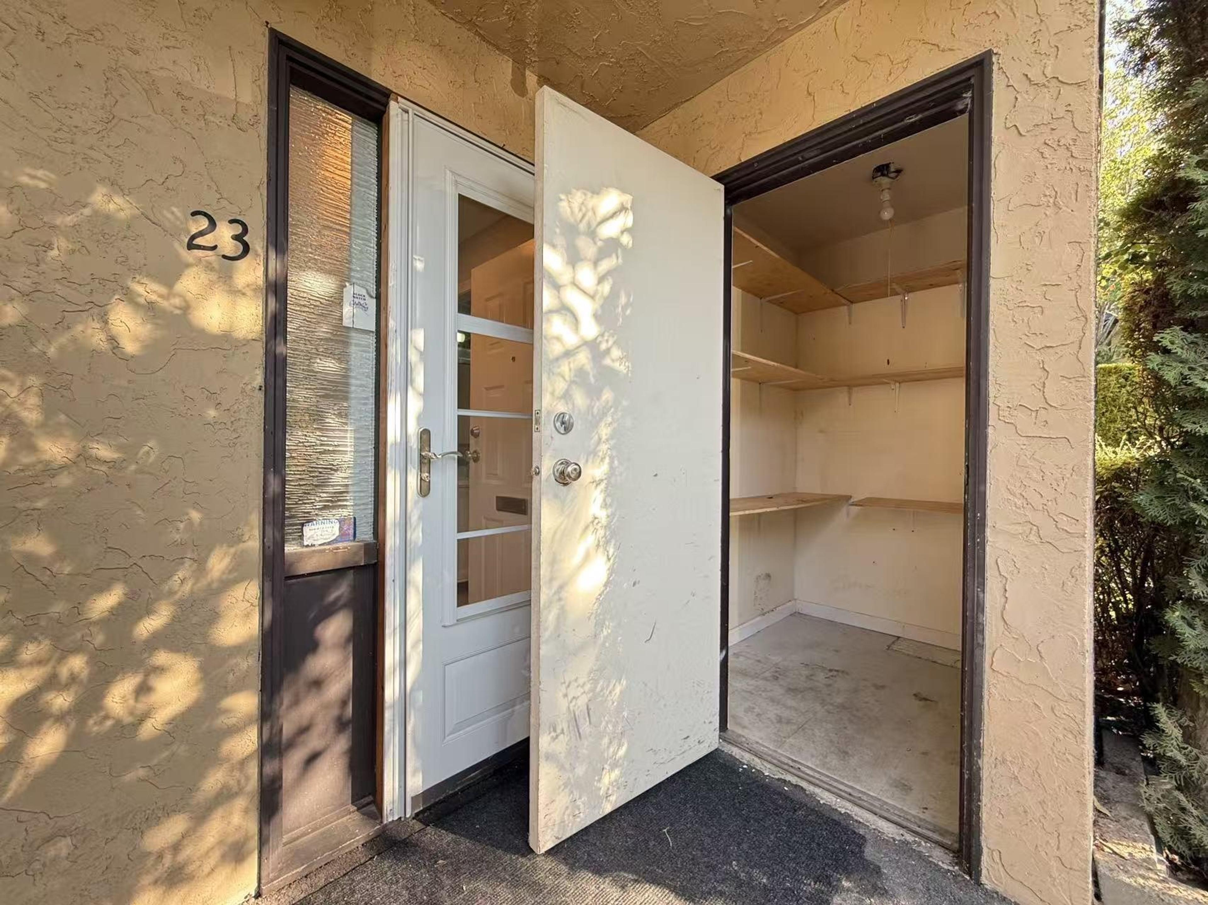 6100 Tiffany Boulevard, Richmond - Exteriors - Photo 1