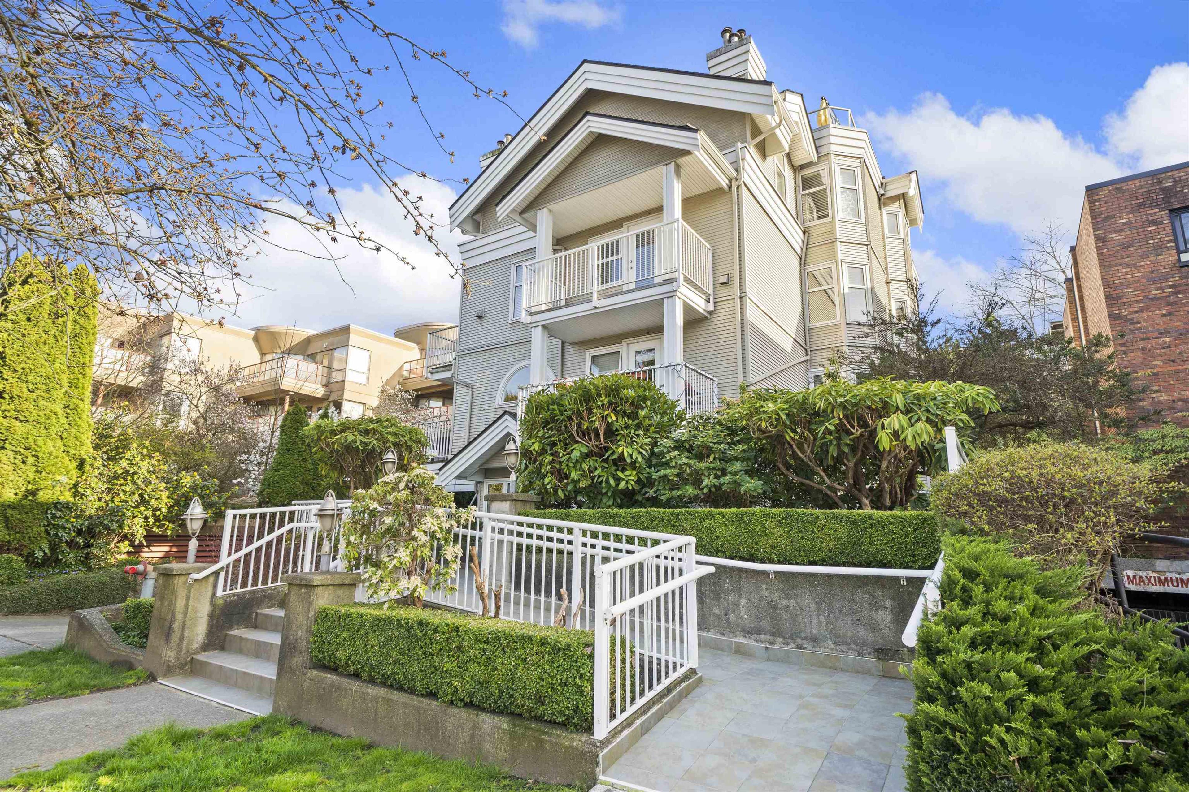 1868 W 8th Avenue, Vancouver - Exteriors - Photo 1