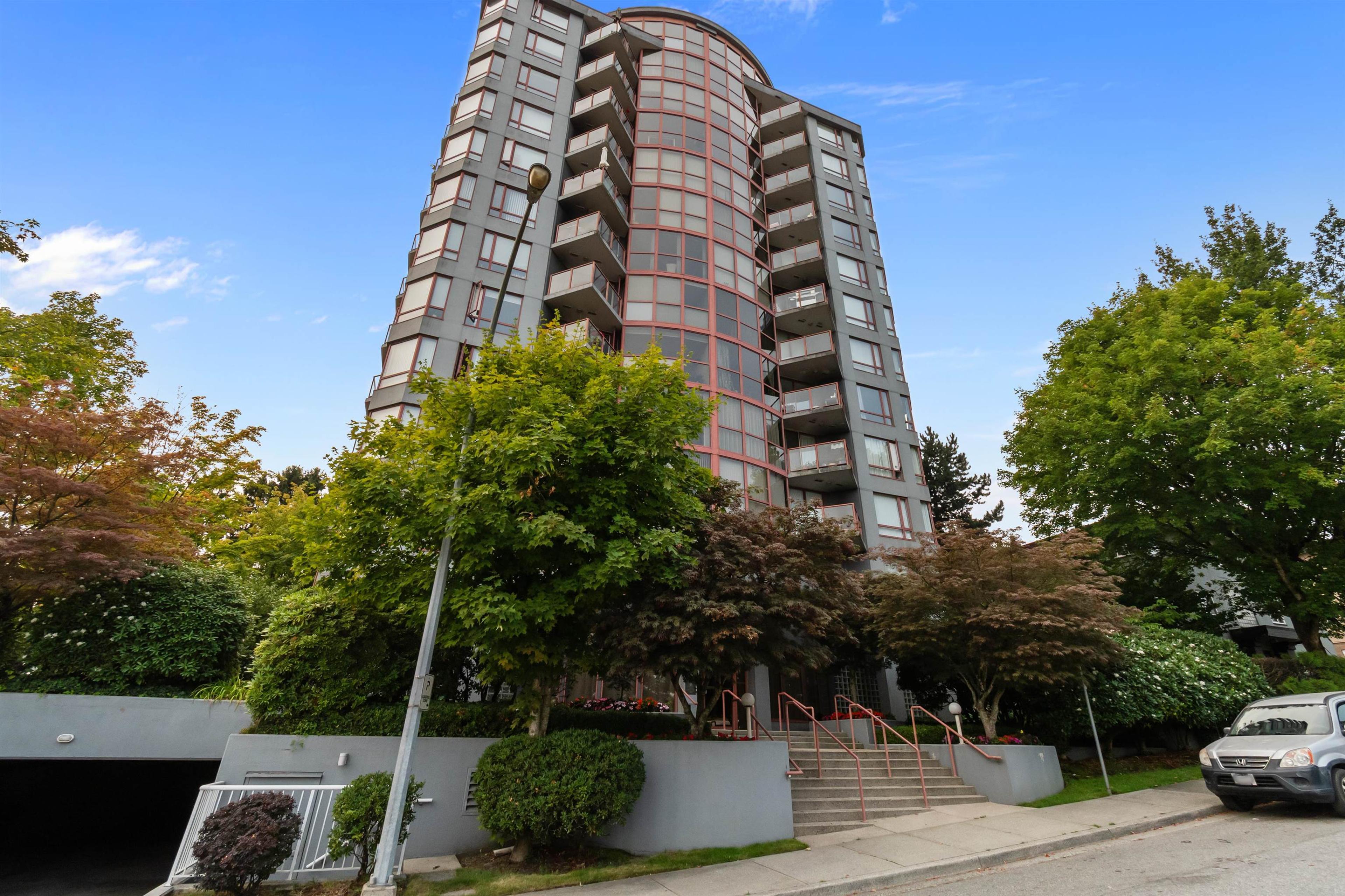38 Leopold Place, New Westminster - Exteriors - Photo 1