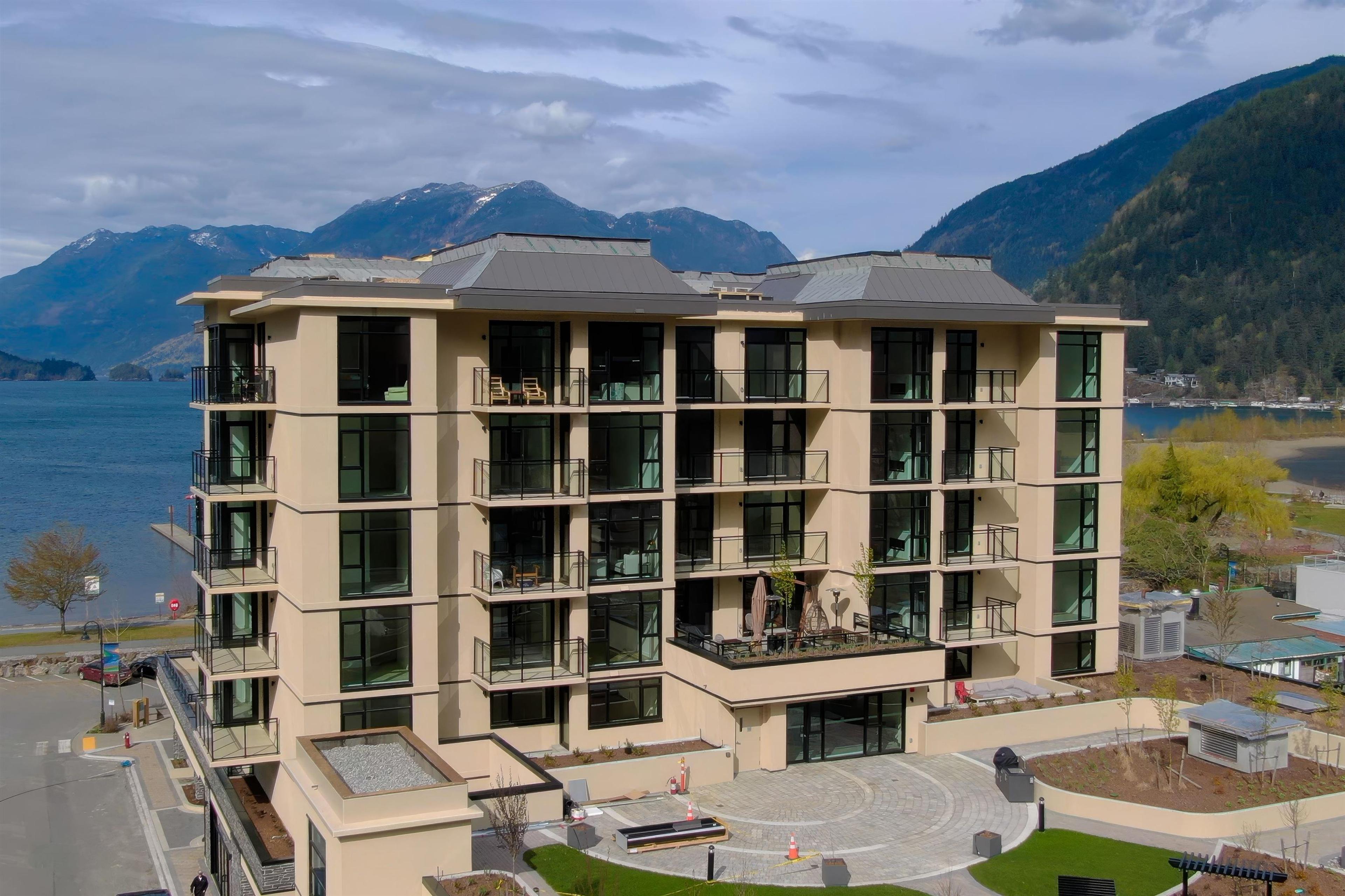 120 Esplanade Avenue, Harrison Hot Springs - Exteriors - Full Complex View - Photo 3