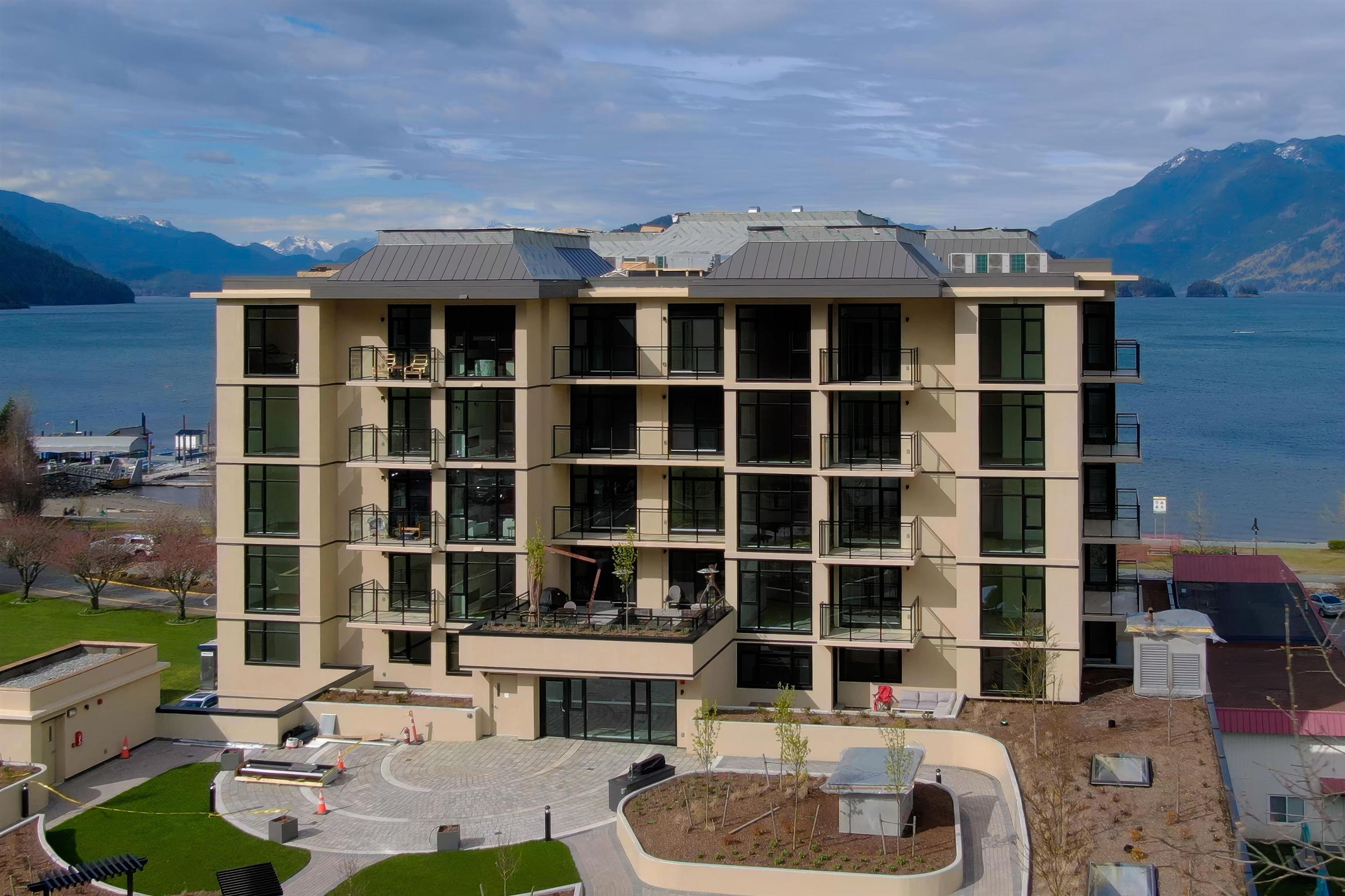 120 Esplanade Avenue, Harrison Hot Springs - Exteriors - Photo 4