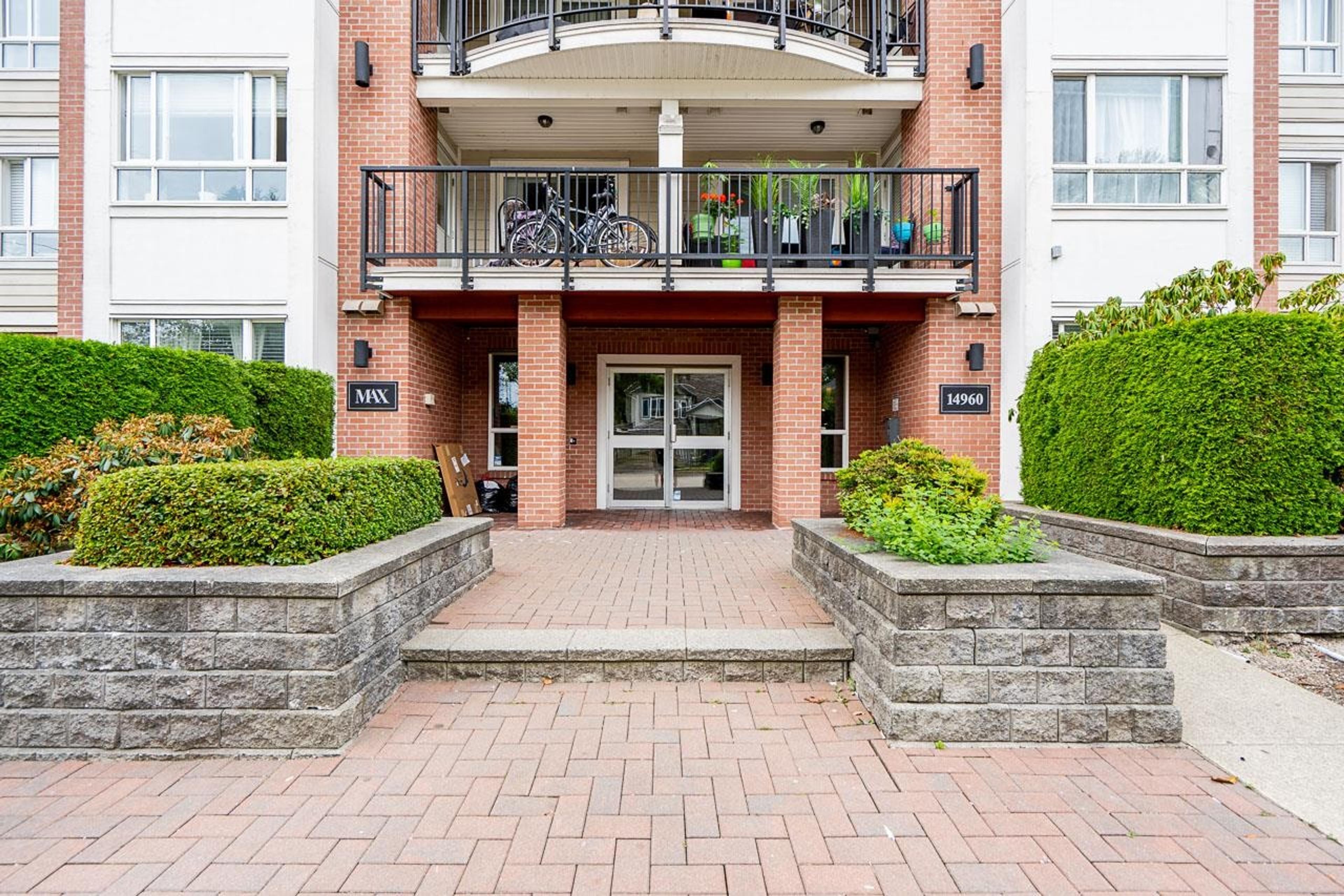 14960 102a Avenue, Surrey - Exteriors - Photo 5