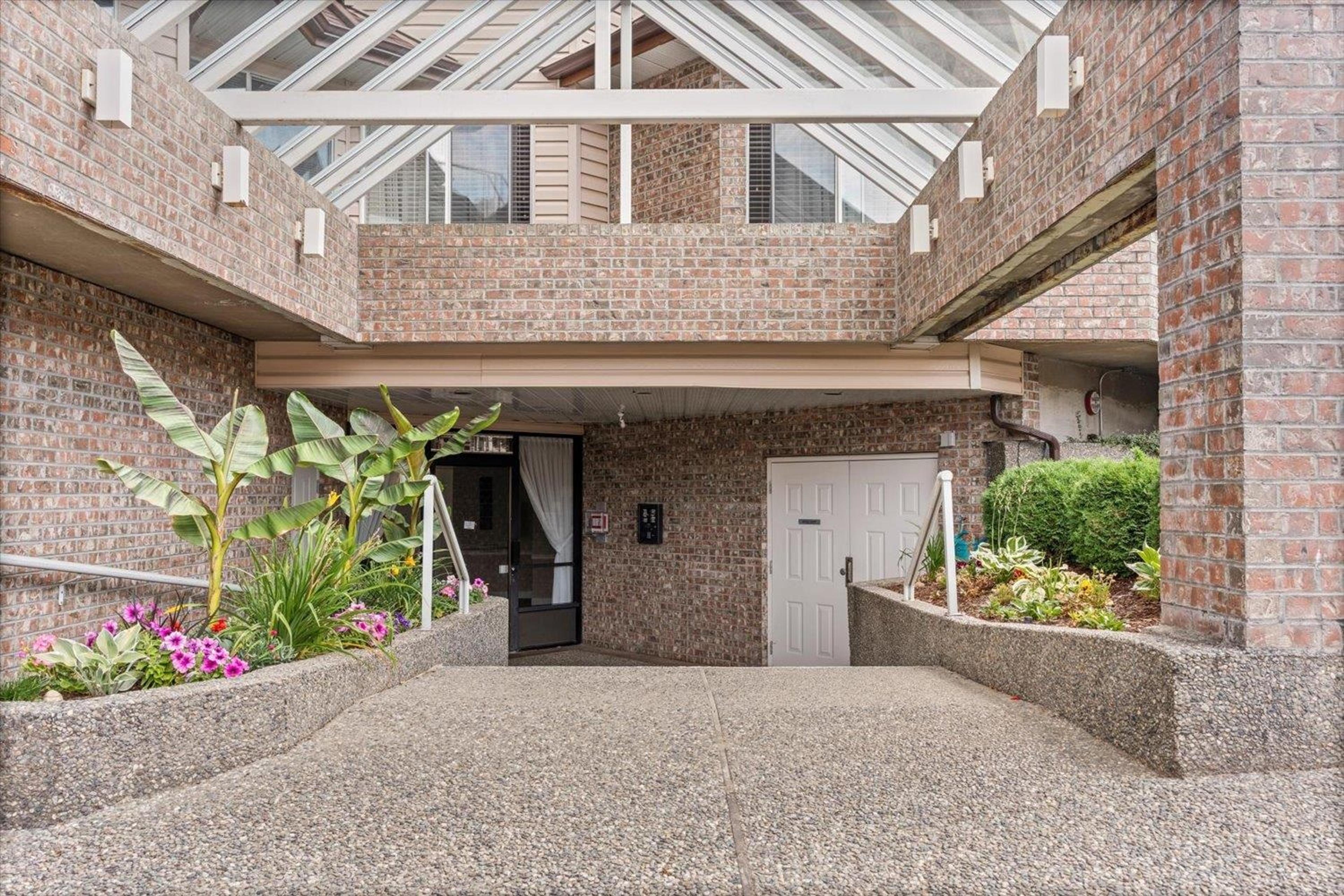 32669 George Ferguson Way, Abbotsford - Exteriors - Photo 2