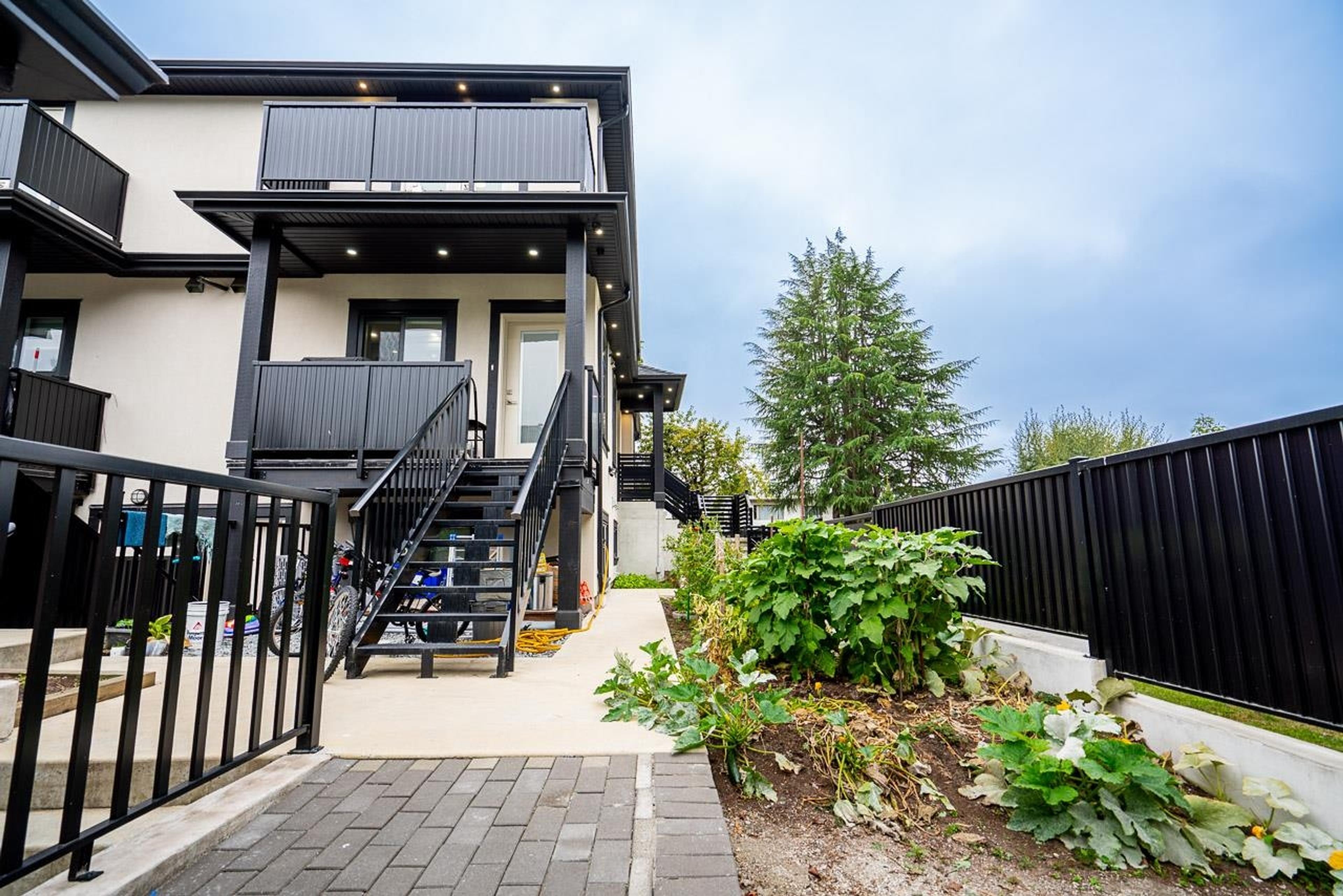 6370 Ross Street, Vancouver - Exteriors - Photo 4