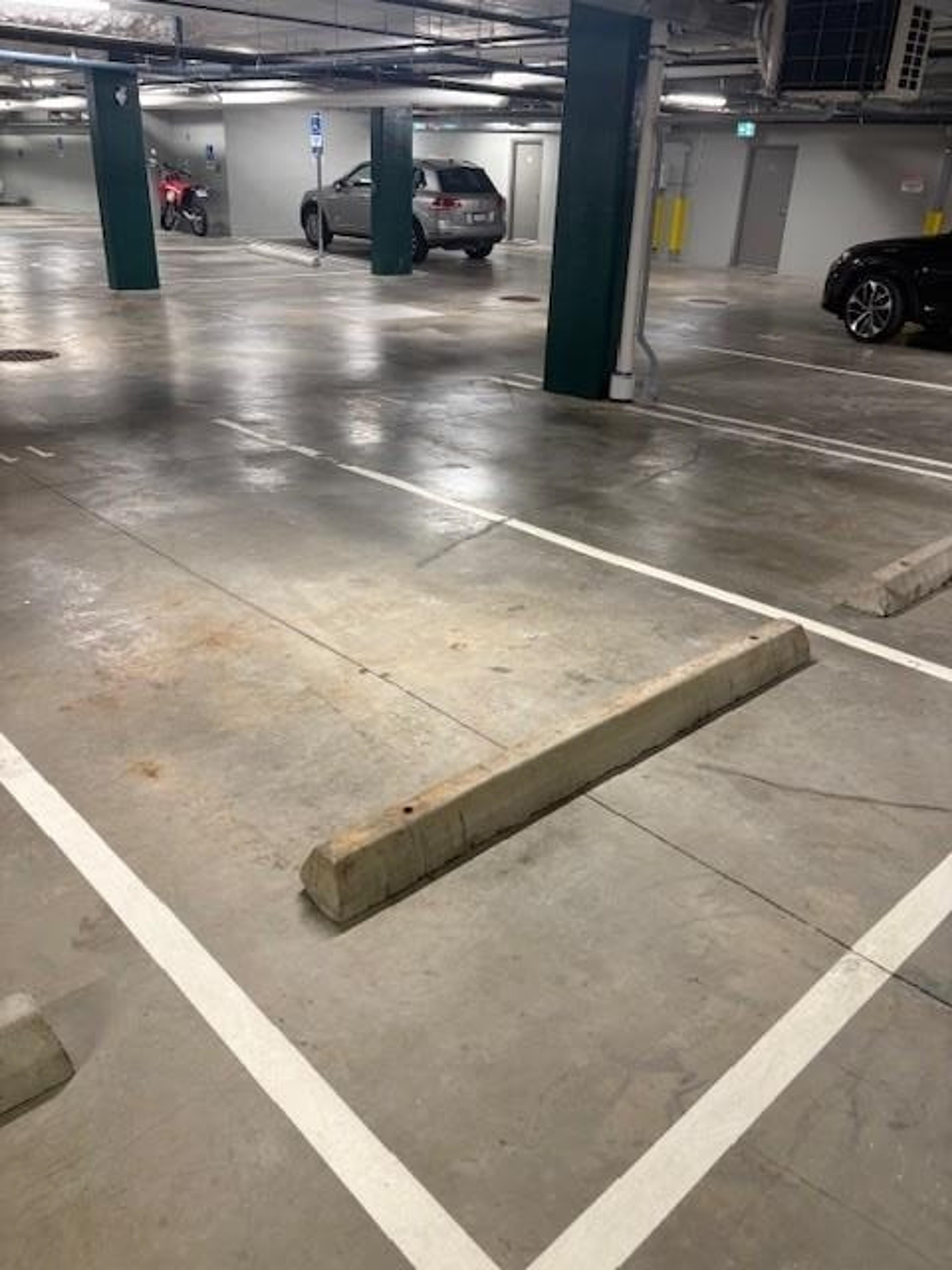 2070 Curling Road, North Vancouver - Exteriors - Photo 2