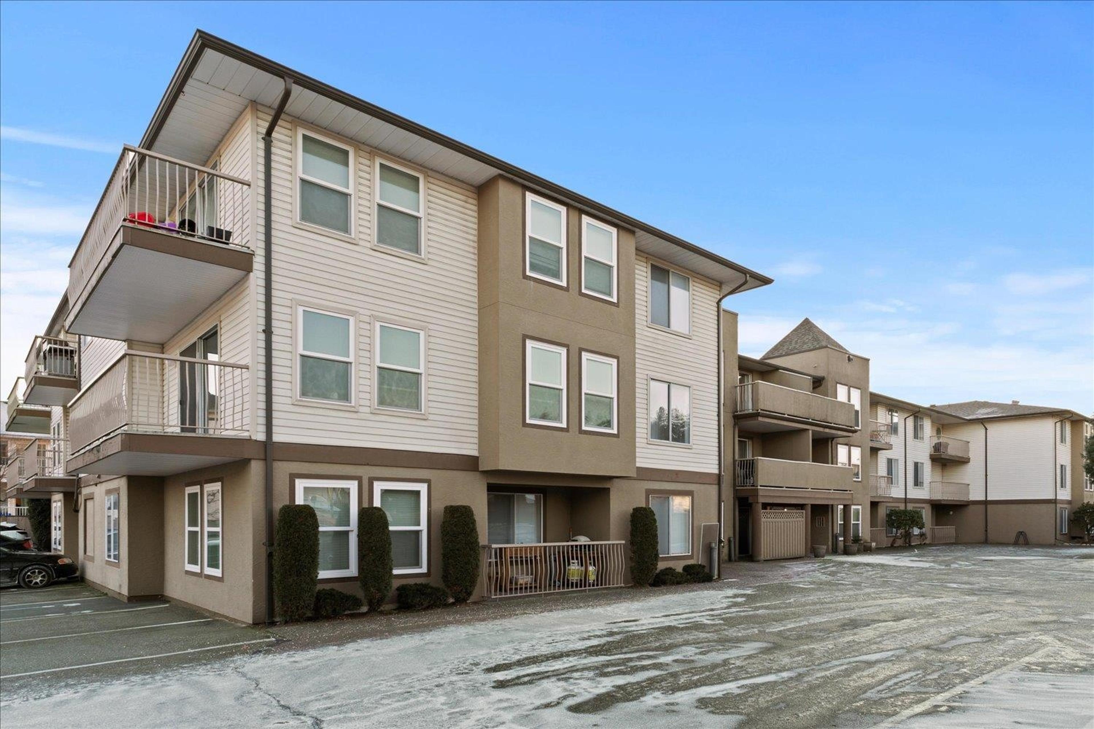 45702 Watson Road, Chilliwack - Exteriors - Full Complex View - Photo 2