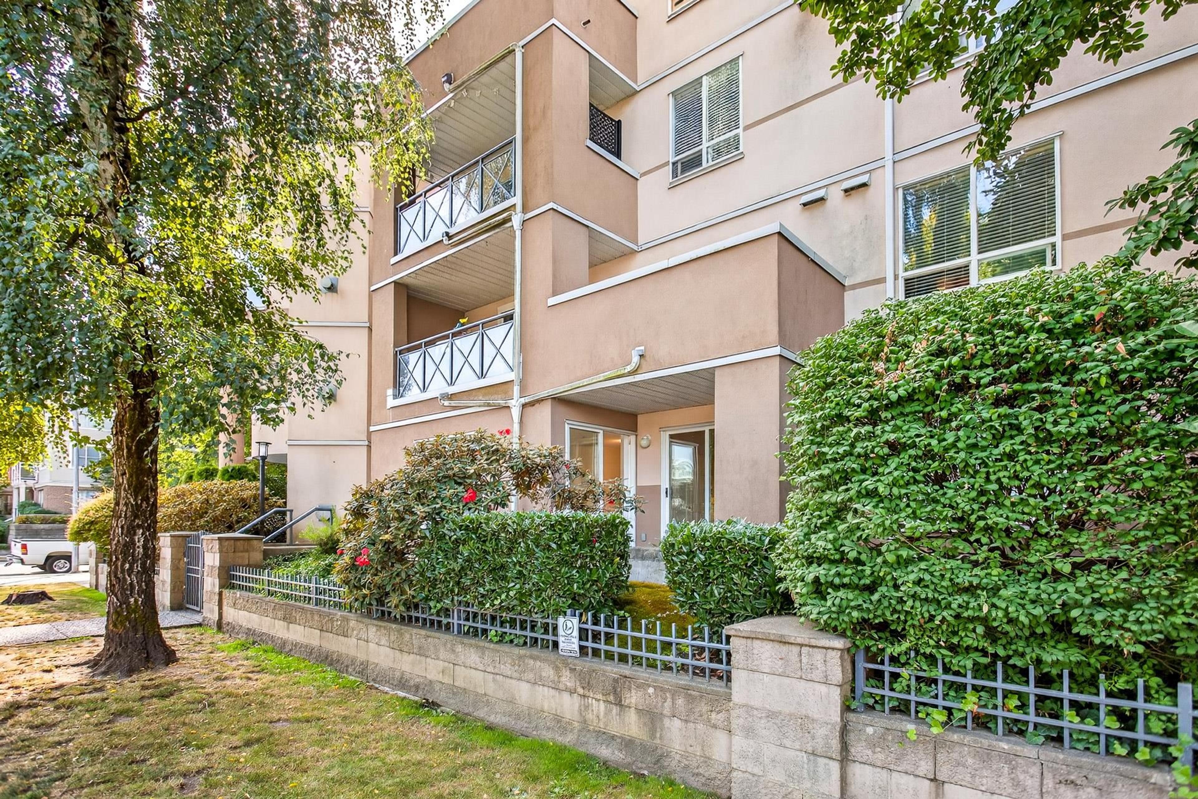 2437 Welcher Avenue, Port Coquitlam - Exteriors - Photo 2